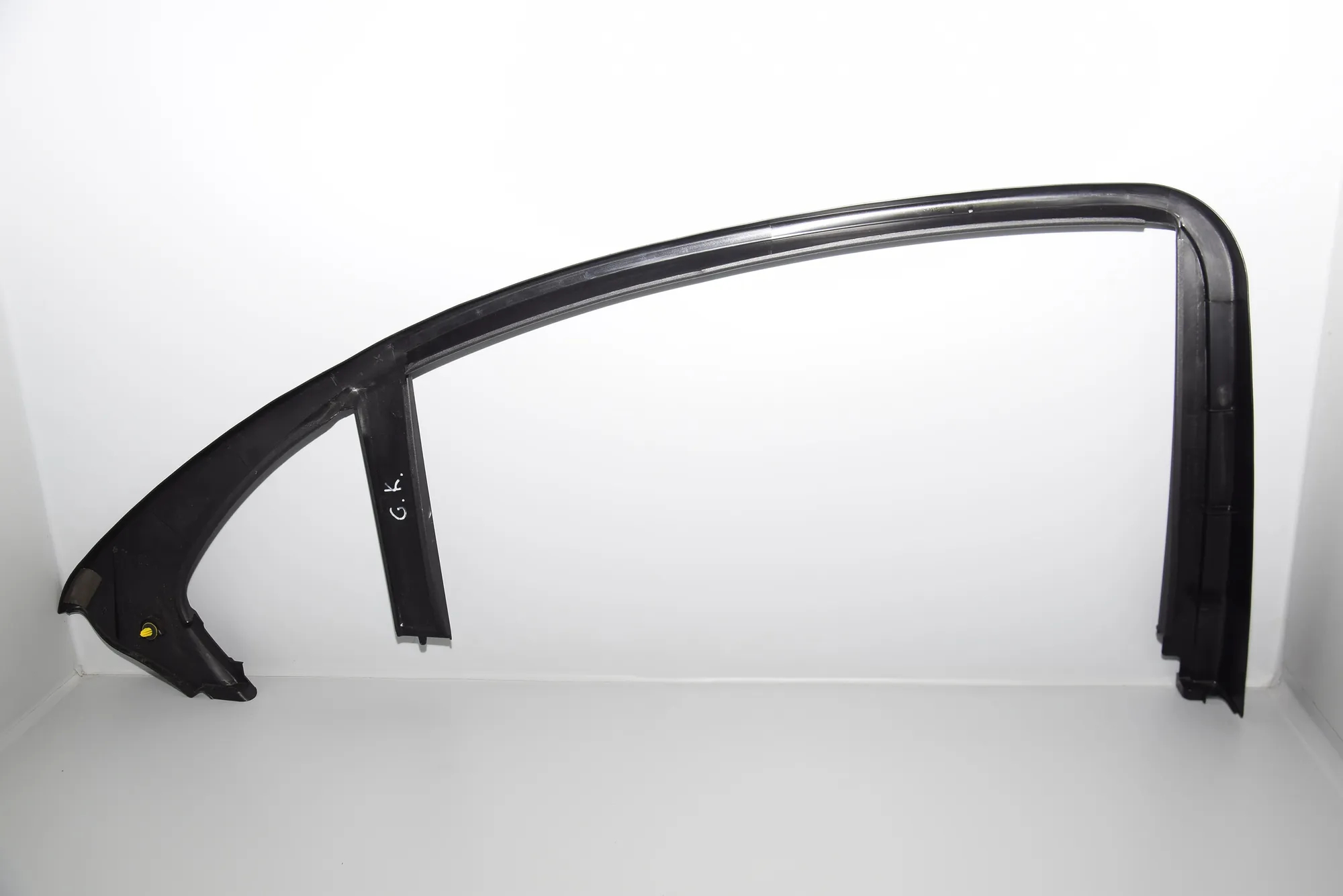 Rear Right Door Window Strip – OEM A2227370771 · MERCEDES-BENZ S (W222, V222, X222) (2013 - -) S 350 BlueTEC / d (222.132, 222.032, 222.123) 2013 – 4