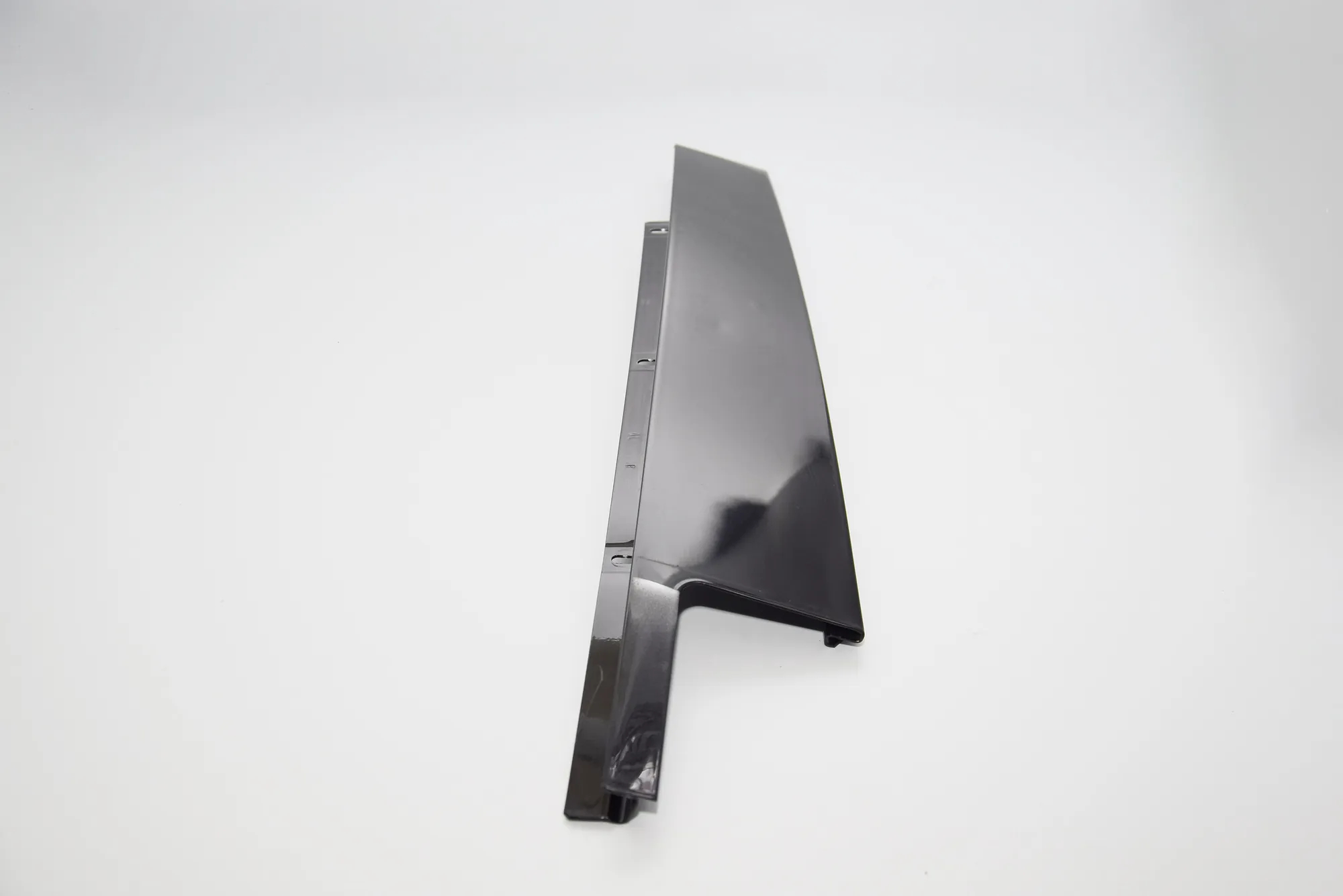 Rear Right Door Window Strip – OEM A2226900487 · MERCEDES-BENZ S (W222, V222, X222) (2013 - -) S 350 BlueTEC / d (222.132, 222.032, 222.123) 2013