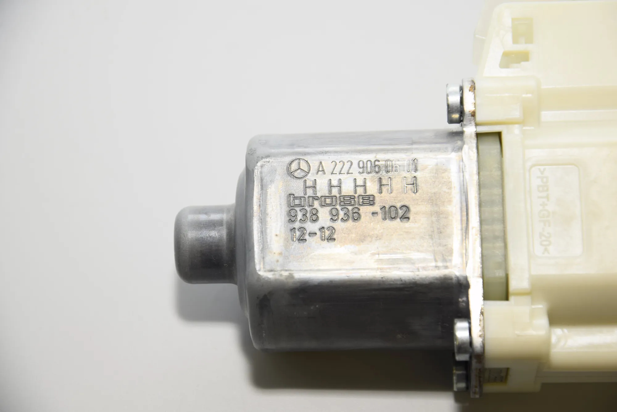 Rear Right Door Window Control Motor – OEM A2229060601 · MERCEDES-BENZ S (W222, V222, X222) (2013 - -) S 350 BlueTEC / d (222.132, 222.032, 222.123) 2013 – 5