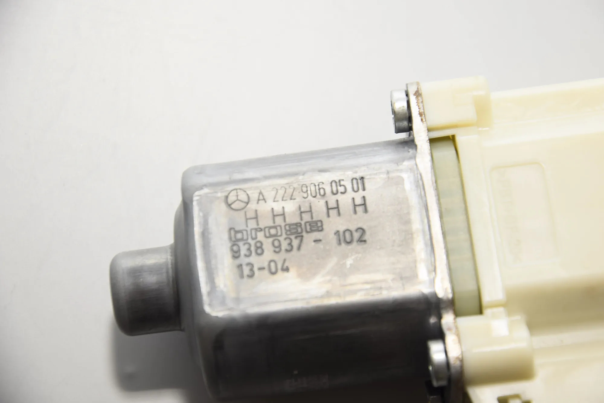 Rear Left Door Window Control Motor – OEM 0130822507 · MERCEDES-BENZ S (W222, V222, X222) (2013 - -) S 350 BlueTEC / d (222.132, 222.032, 222.123) 2013 – 6