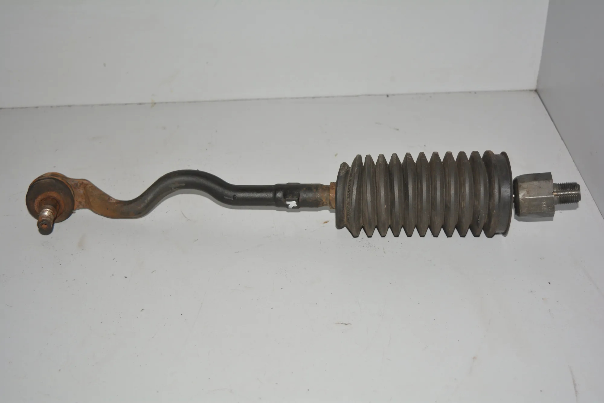 Left Side Steering Tie Rod · BMW 3 (E46) BMW 3 (E46) 2000