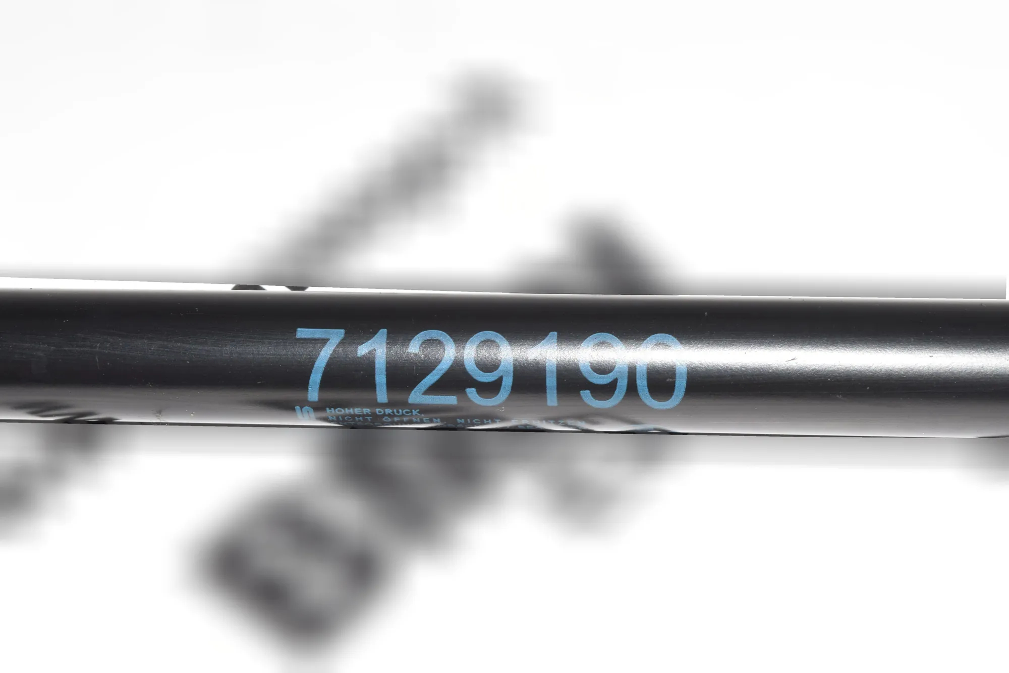 Front Left Bonnet Strut – OEM 7129190 · BMW 3 Touring (E91) 320 d 2010 – 2
