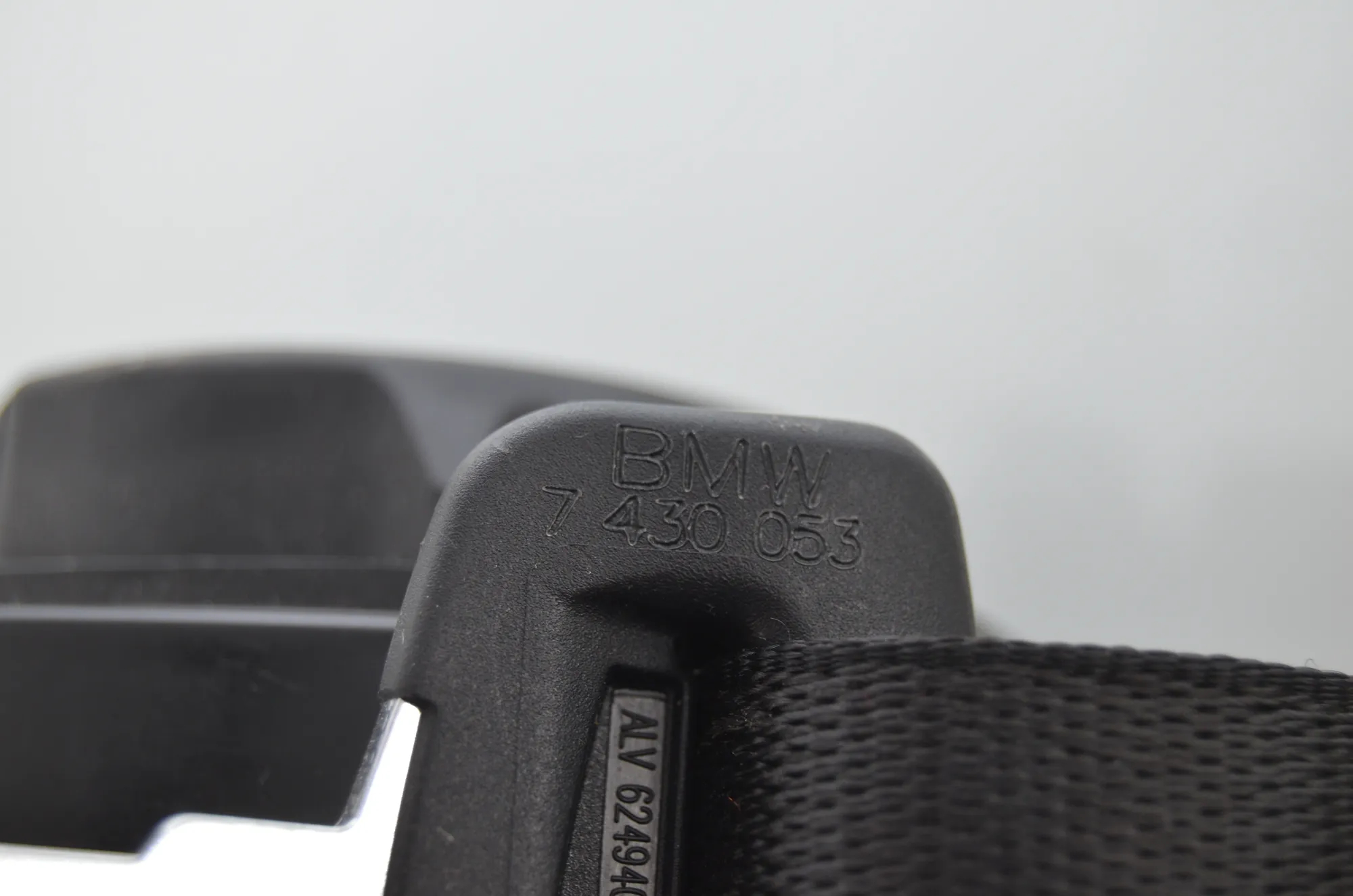Rear Left Seatbelt – OEM 7430053 · BMW 5 (G30) (2016 - -) 540 i 2017 – 4