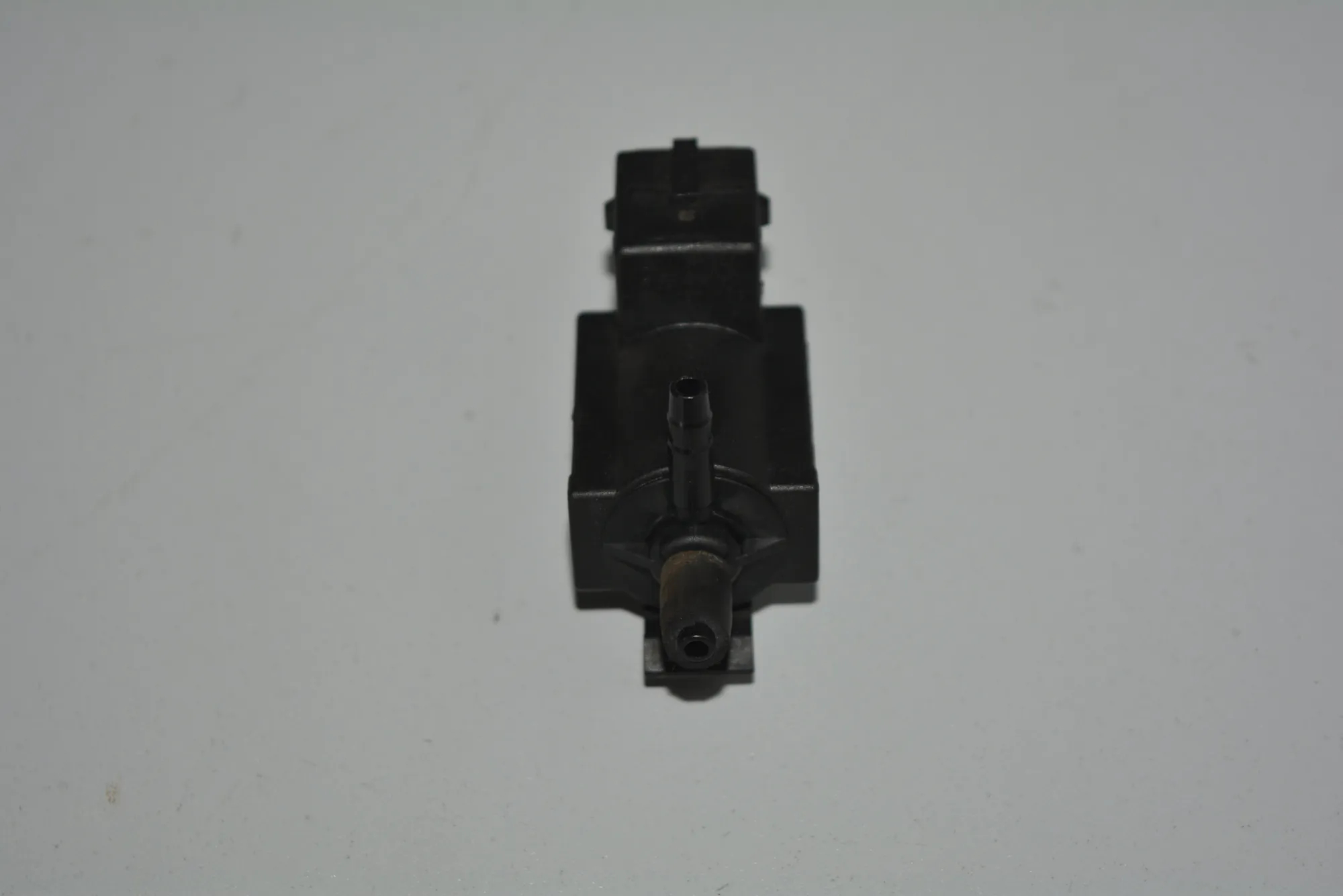 Solenoid Valve – OEM 1742712 · BMW 5 (E39) BMW 5 (E39) 2000 – 2