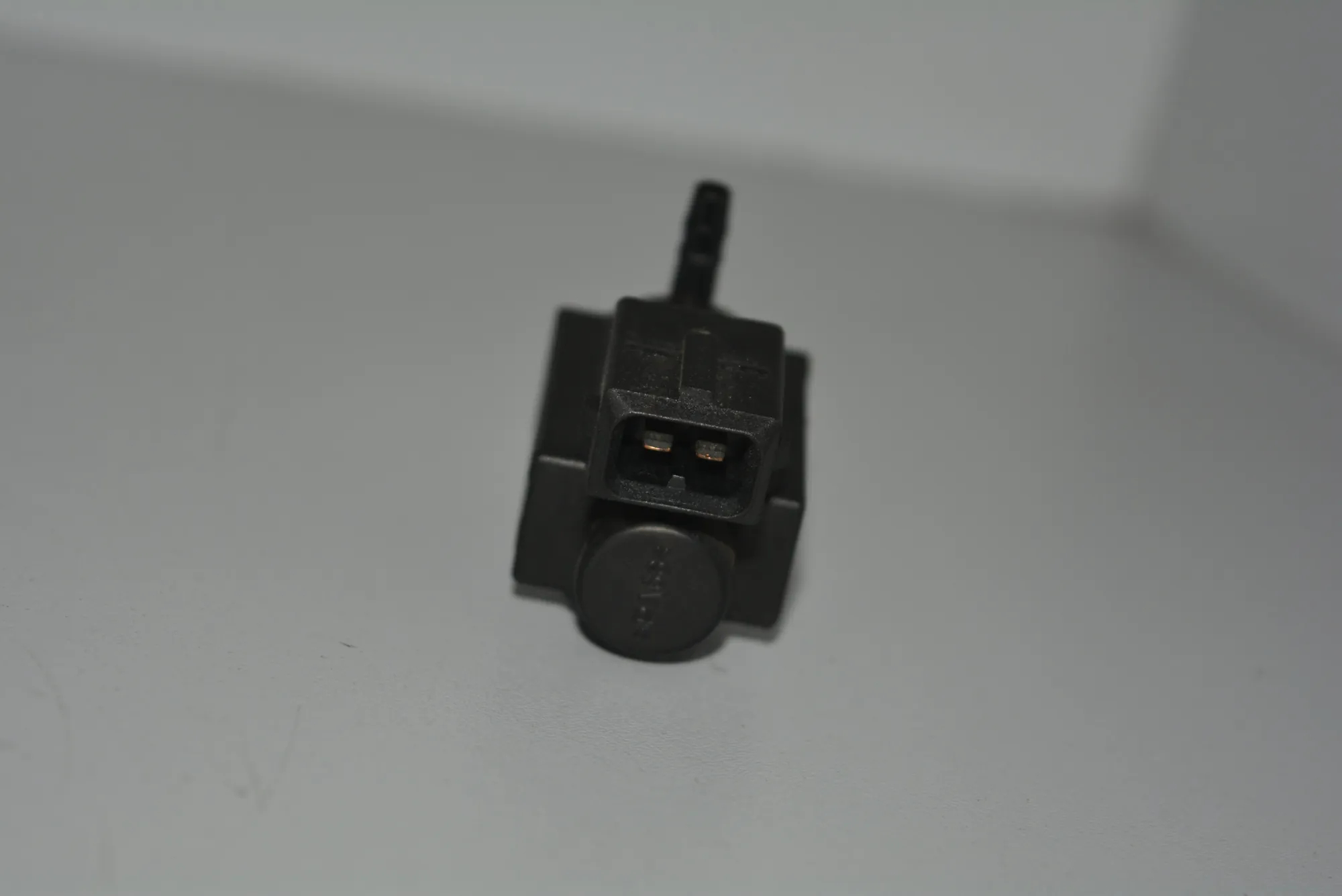 Solenoid Valve – OEM 1742712 · BMW 5 (E39) BMW 5 (E39) 2000 – 3