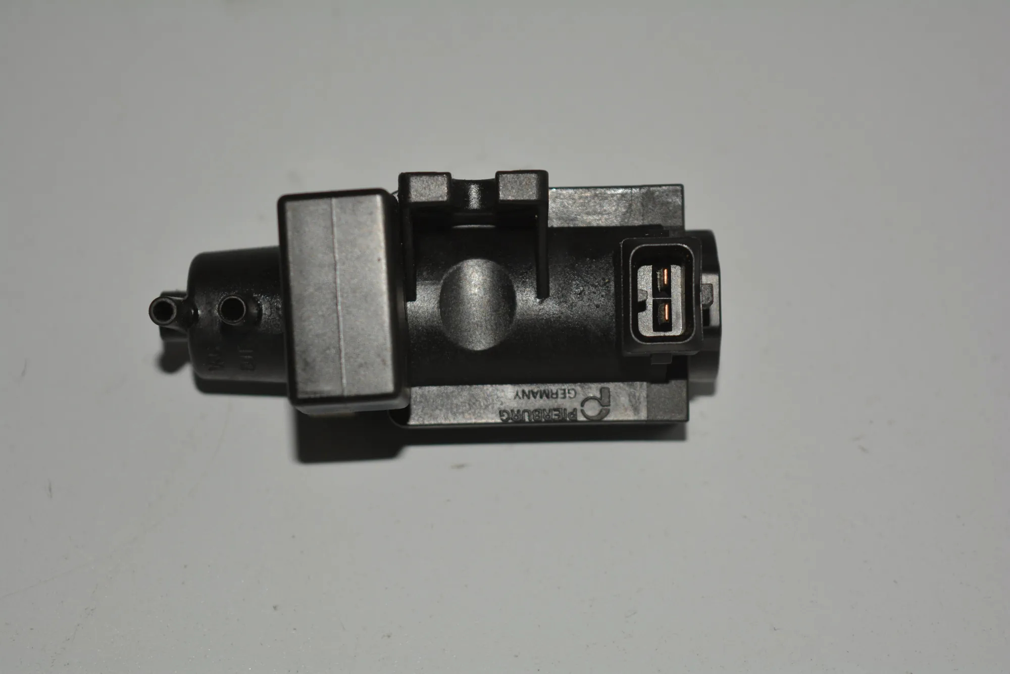 Solenoid Valve – OEM 2247906 · BMW 5 (E39) BMW 5 (E39) 2000