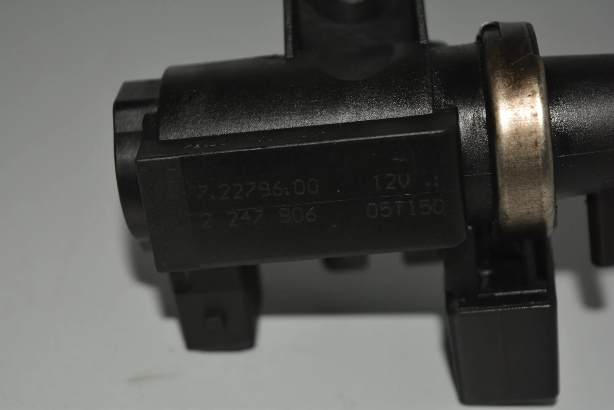 Solenoid Valve – OEM 2247906 · BMW 5 (E39) BMW 5 (E39) 2000 – 4