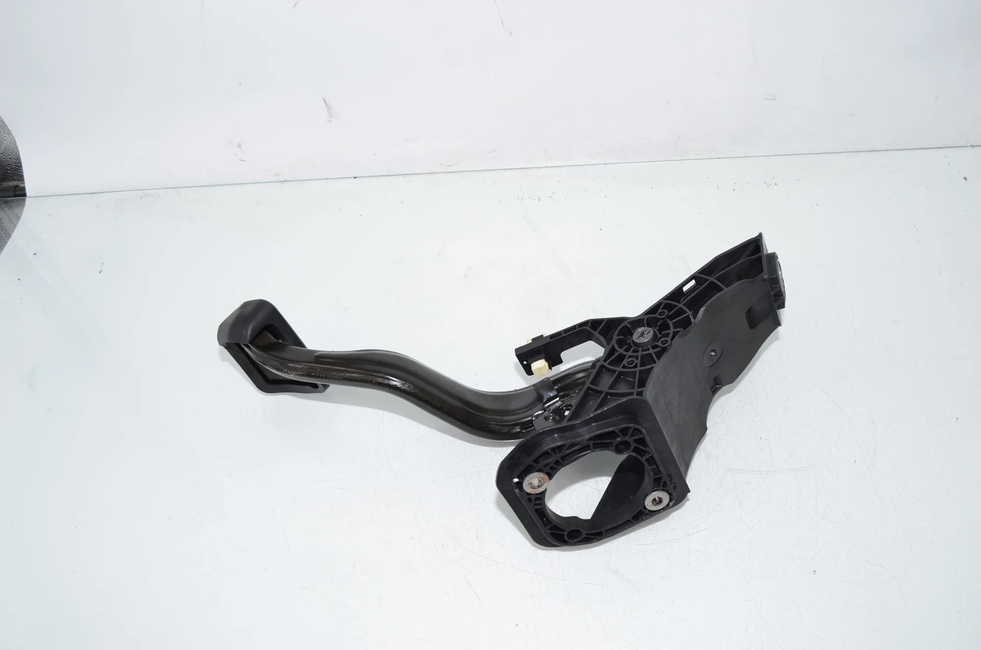 Brake Pedal – OEM 6861771 · BMW 5 (G30) (2016 - -) 540 i 2017 – 3
