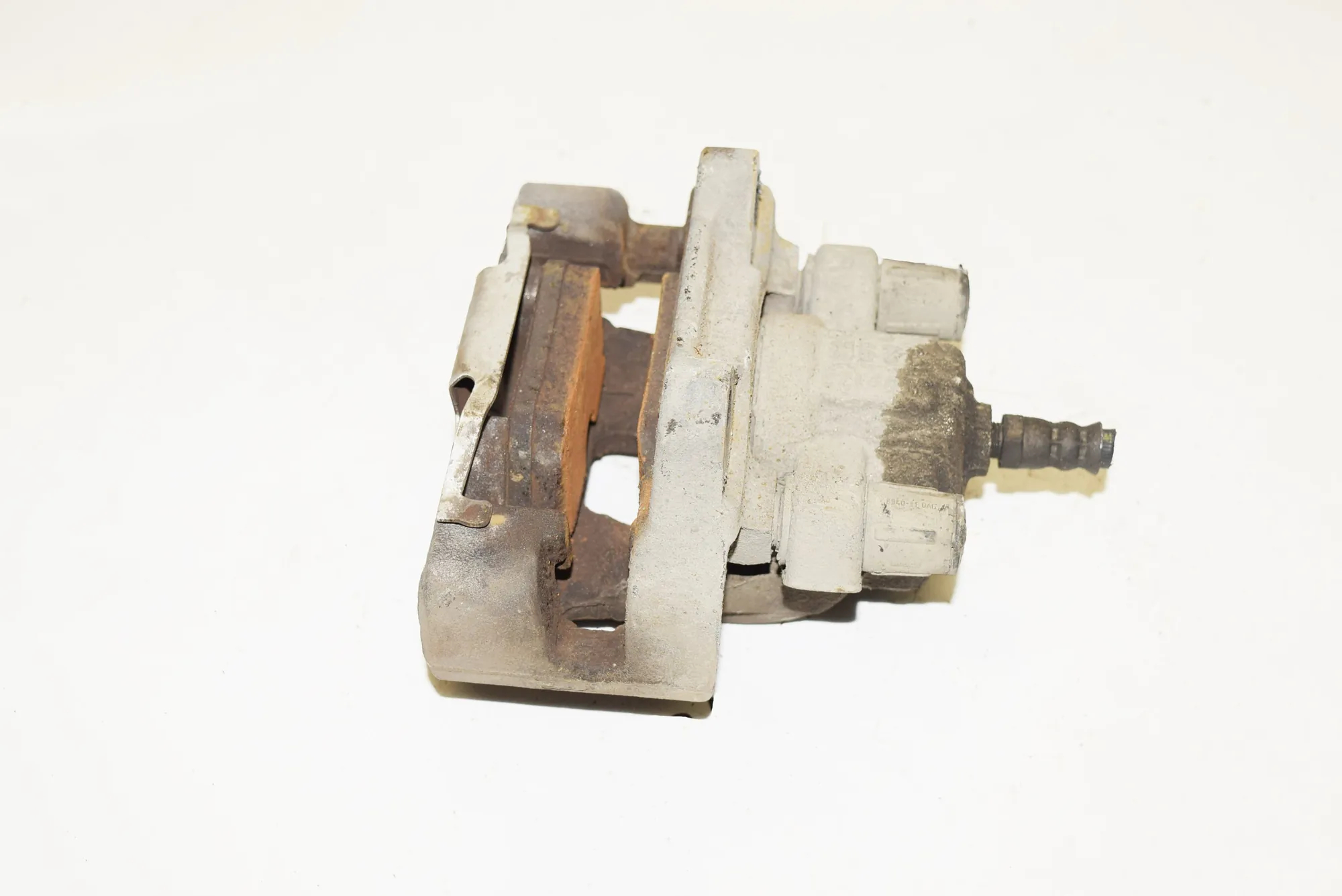 Rear Left Brake Caliper – OEM 6799461KATALOGONR · BMW 1 (F20) 116 d 2014 – 3