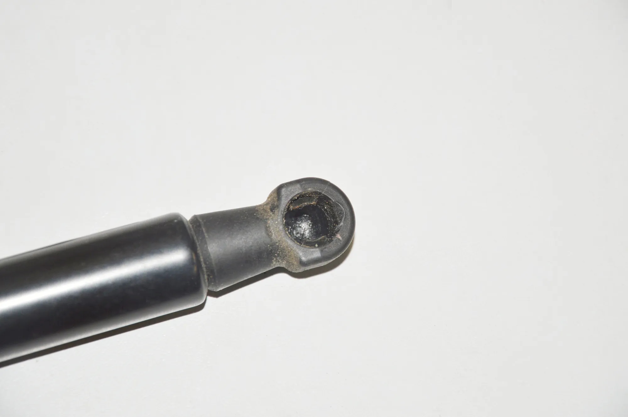 Left Side Tailgate Gas Strut – OEM 7239871 · BMW 1 (F20) 116 d 2014 – 2