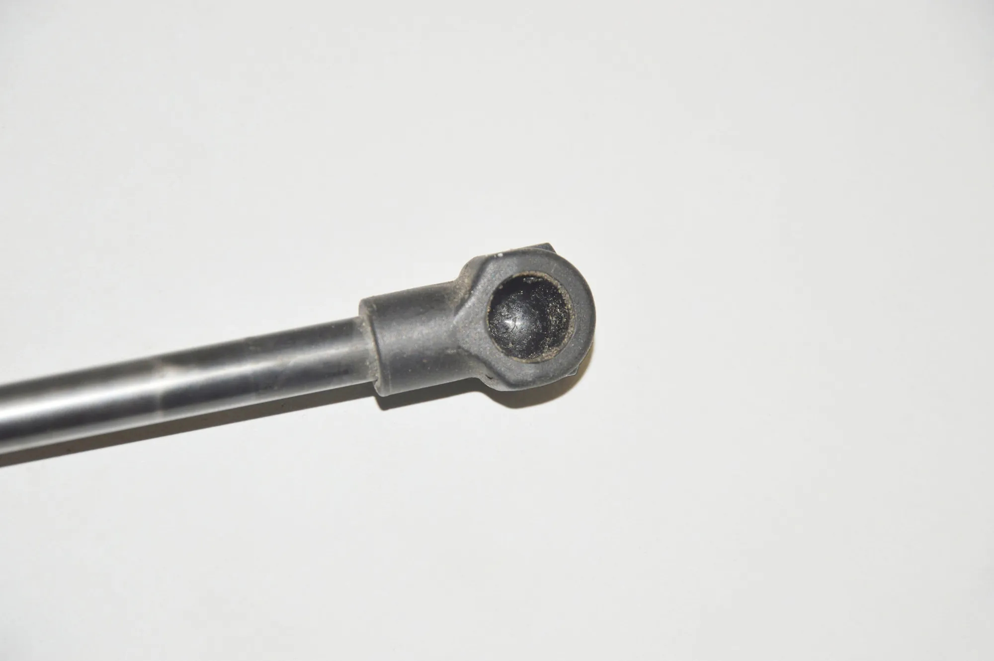 Left Side Tailgate Gas Strut – OEM 7239871 · BMW 1 (F20) 116 d 2014 – 3