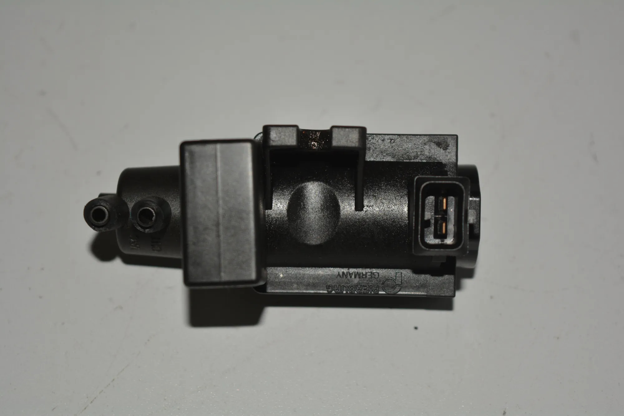 Solenoid Valve – OEM 2247906 · BMW X5 (E53) BMW X5 (E53) 2002 – 3
