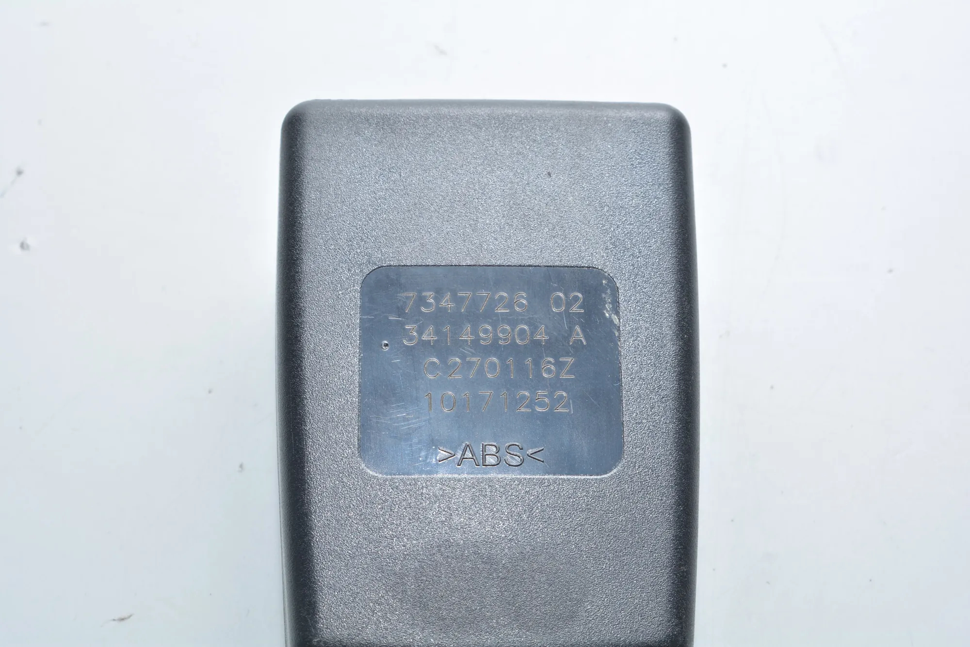 Rear Right Seat Buckle – OEM 7347726 · BMW i3 (I01) Hybrid 2016 – 5