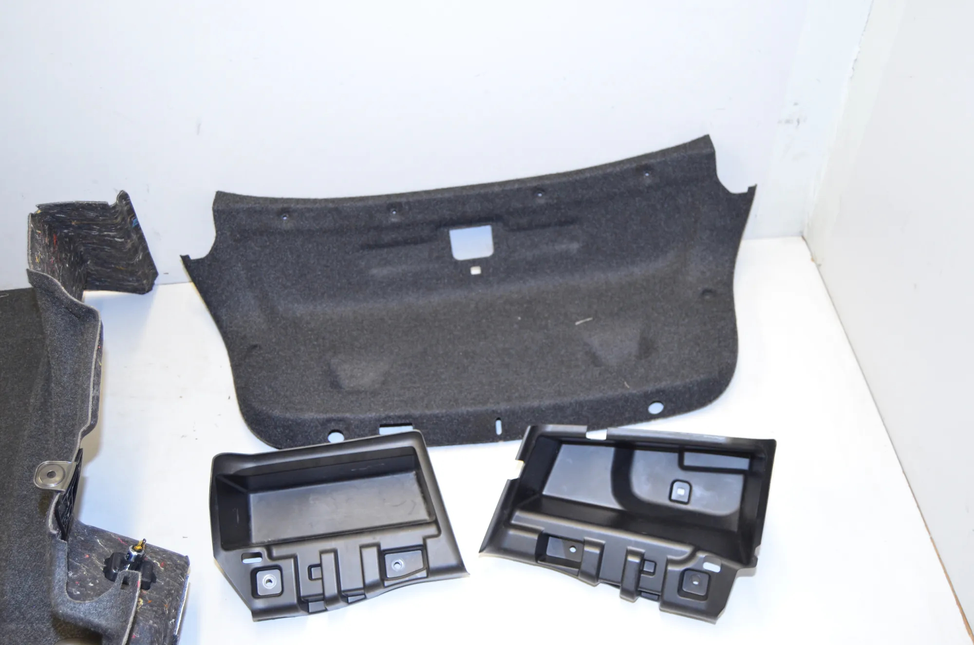 Trunk Trim Kit – OEM 7373580 · BMW 5 (G30) (2016 - -) 540 i 2017 – 10