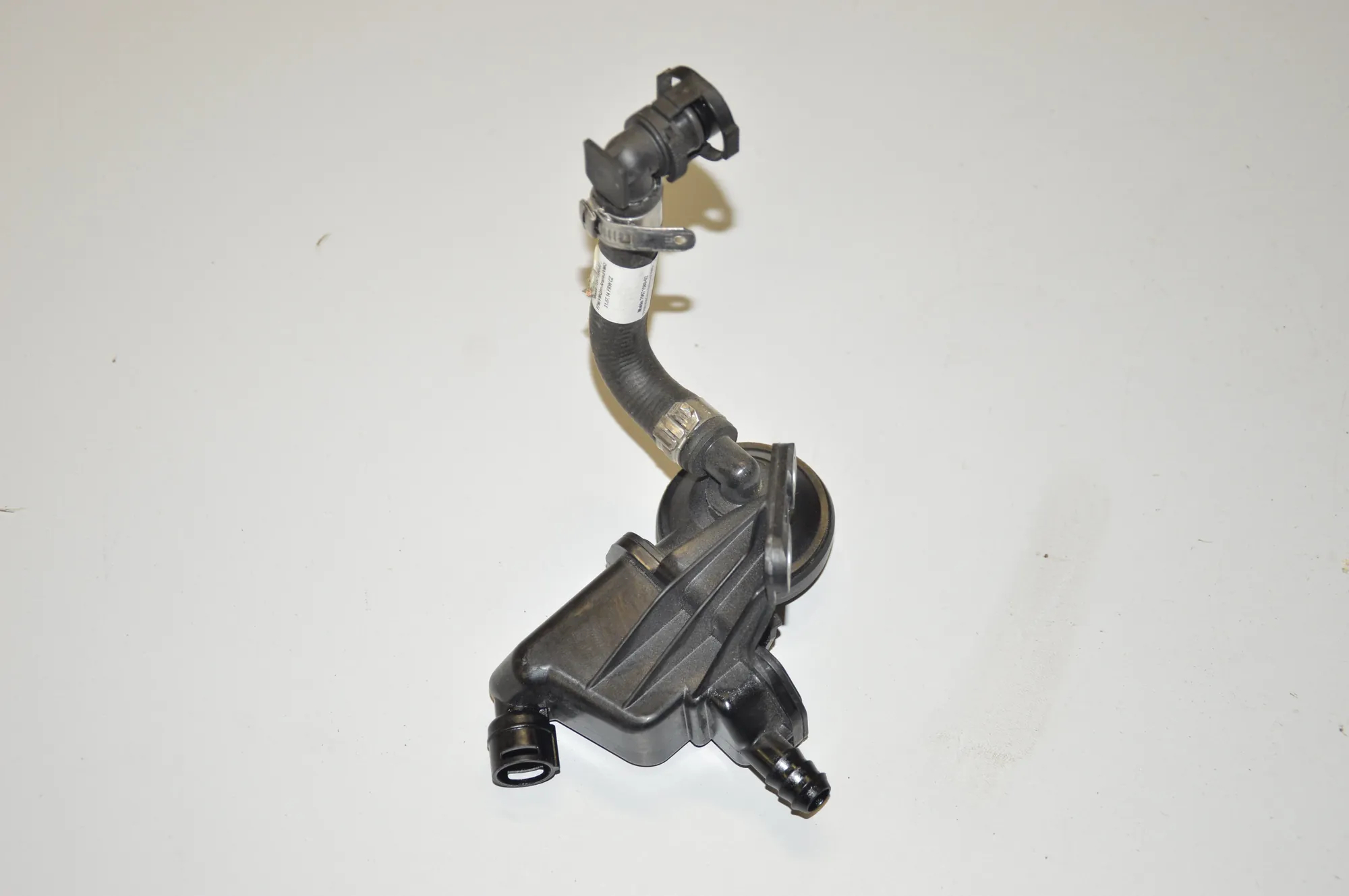 Other Engine Compartment Parts – OEM 8544835 · BMW i3 (I01) Hybrid 2016 – 4