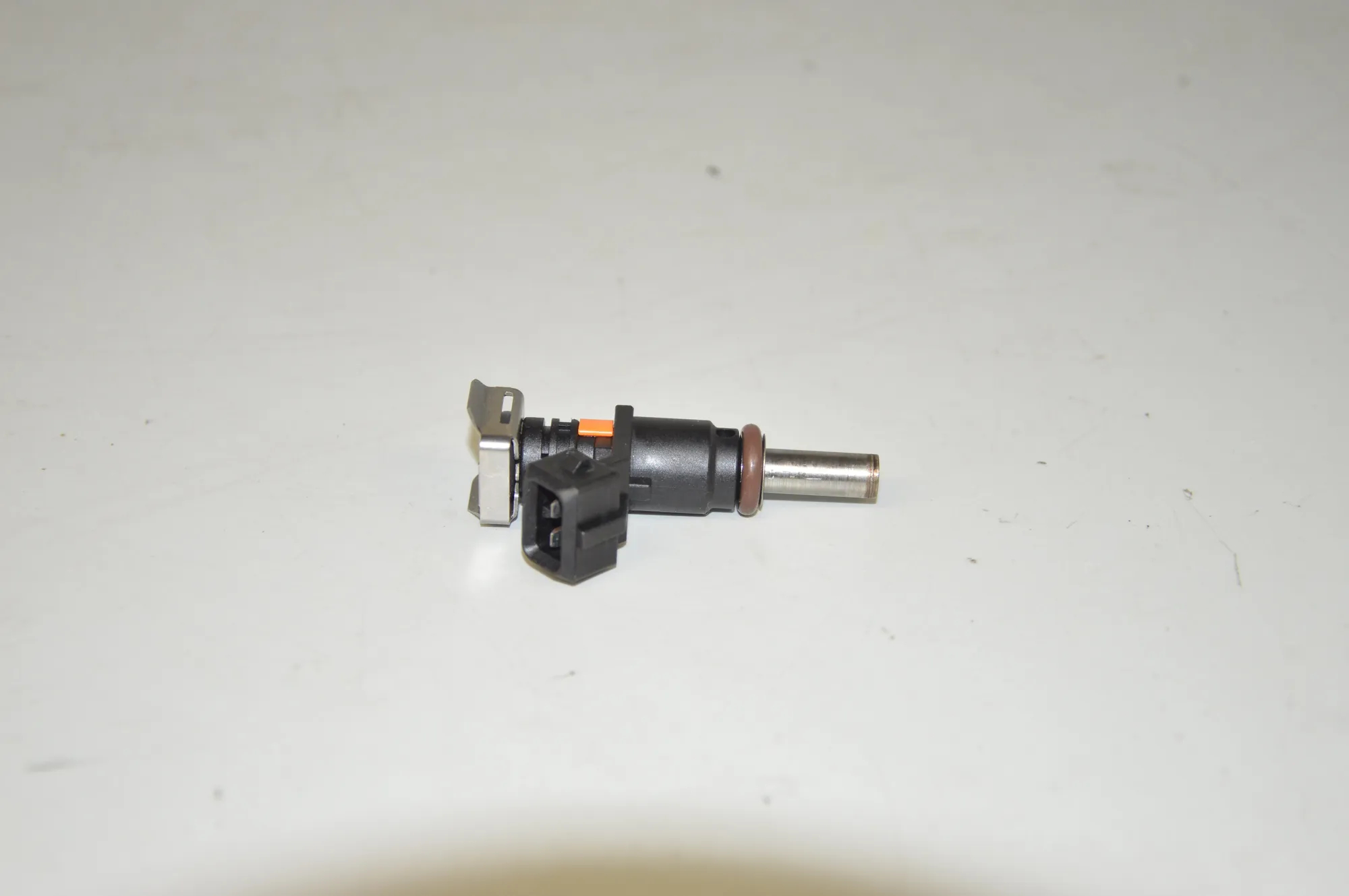 Fuel Injector – OEM 4652349 · BMW i3 (I01) Hybrid 2016 – 2