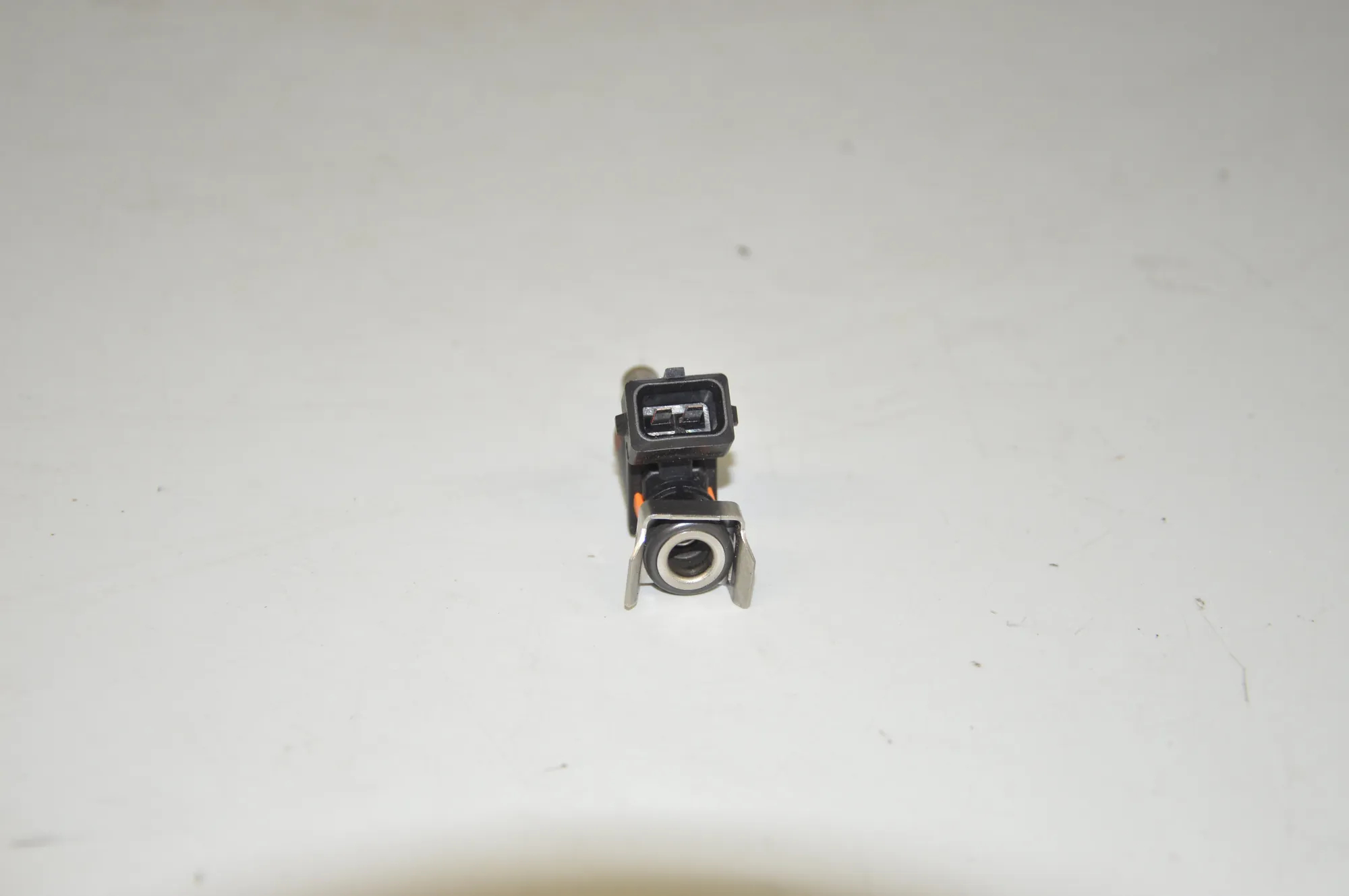 Fuel Injector – OEM 4652349 · BMW i3 (I01) Hybrid 2016