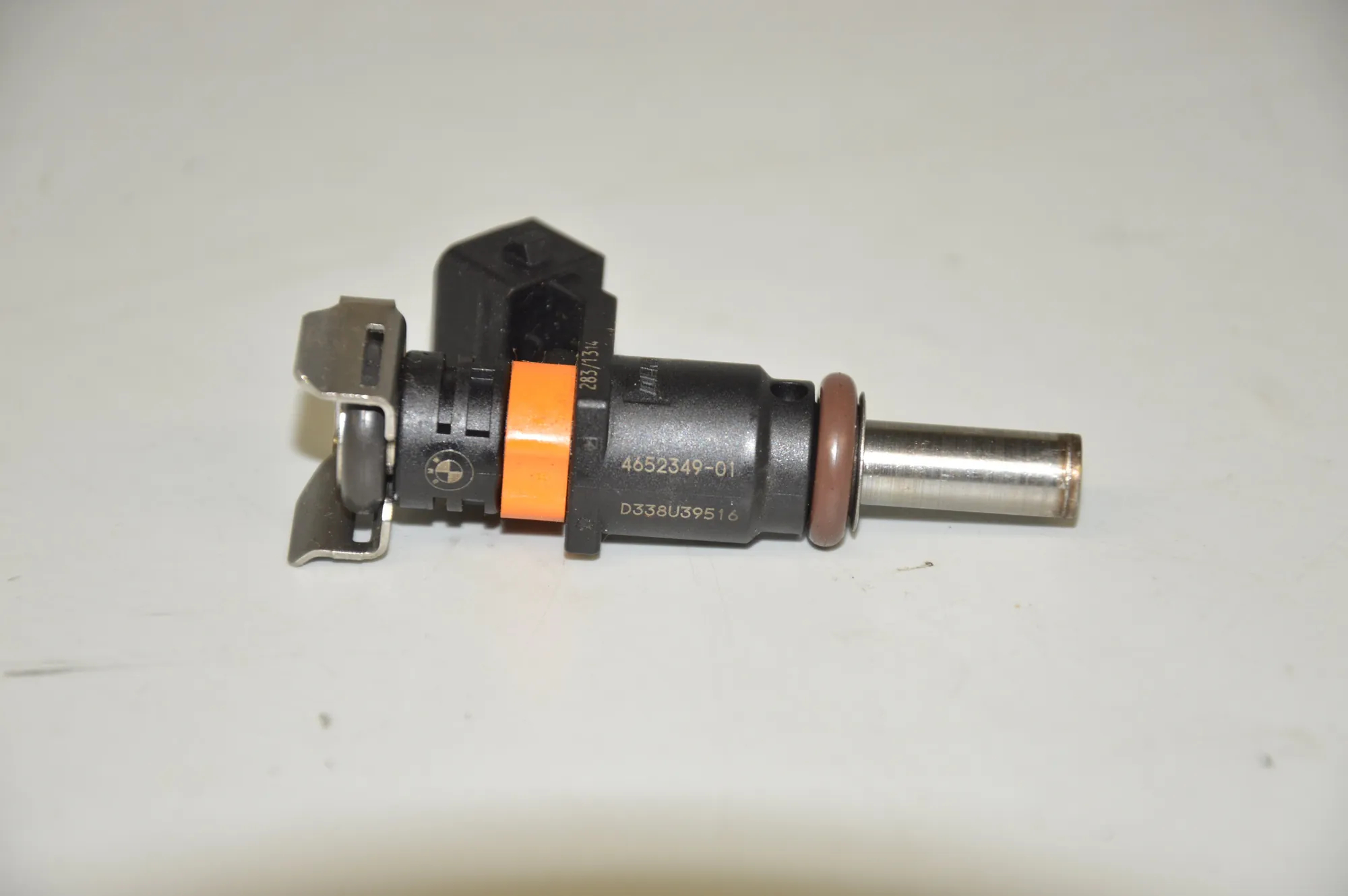 Fuel Injector – OEM 4652349 · BMW i3 (I01) Hybrid 2016 – 4
