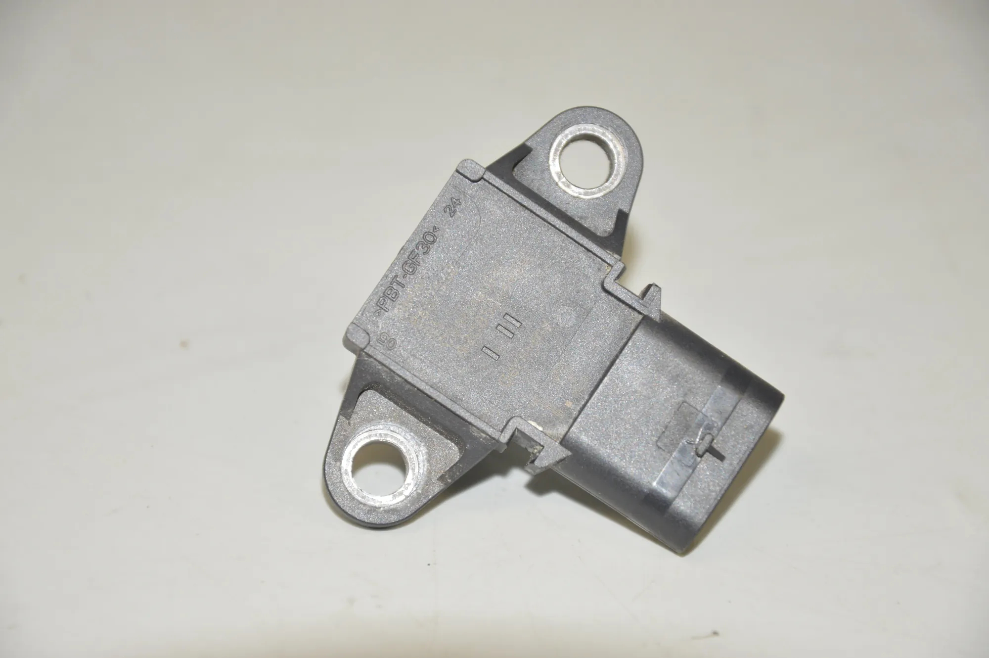 Intake Manifold Pressure Sensor – OEM 8607548 · BMW i3 (I01) Hybrid 2016