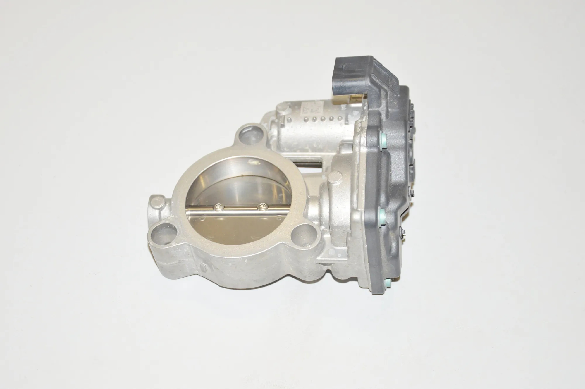 Throttle Body – OEM 7618838 · BMW i3 (I01) Hybrid 2016