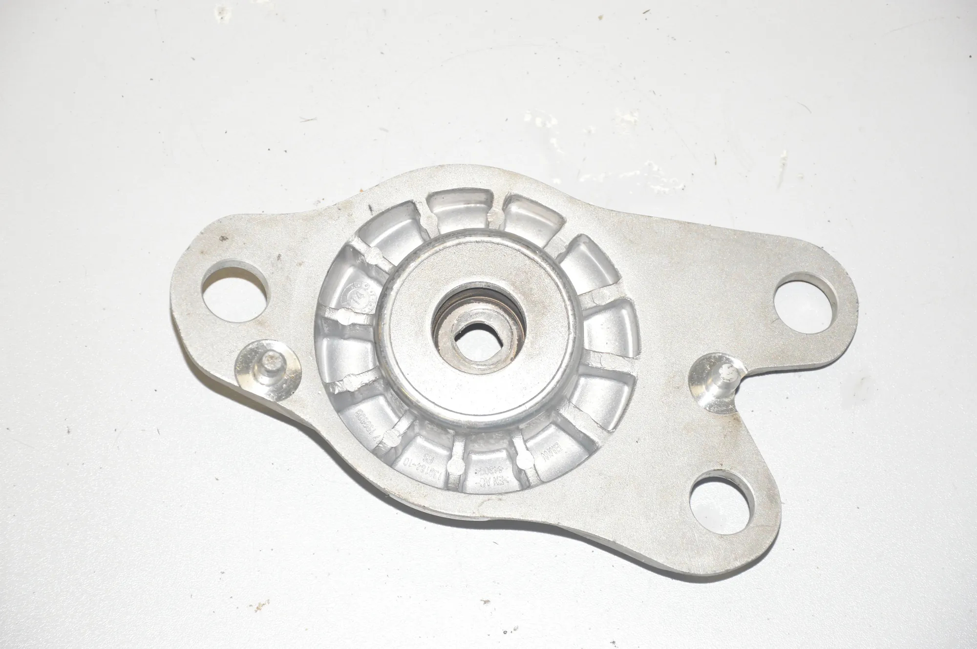 Other Body Parts – OEM 6852228 · BMW i3 (I01) Hybrid 2016