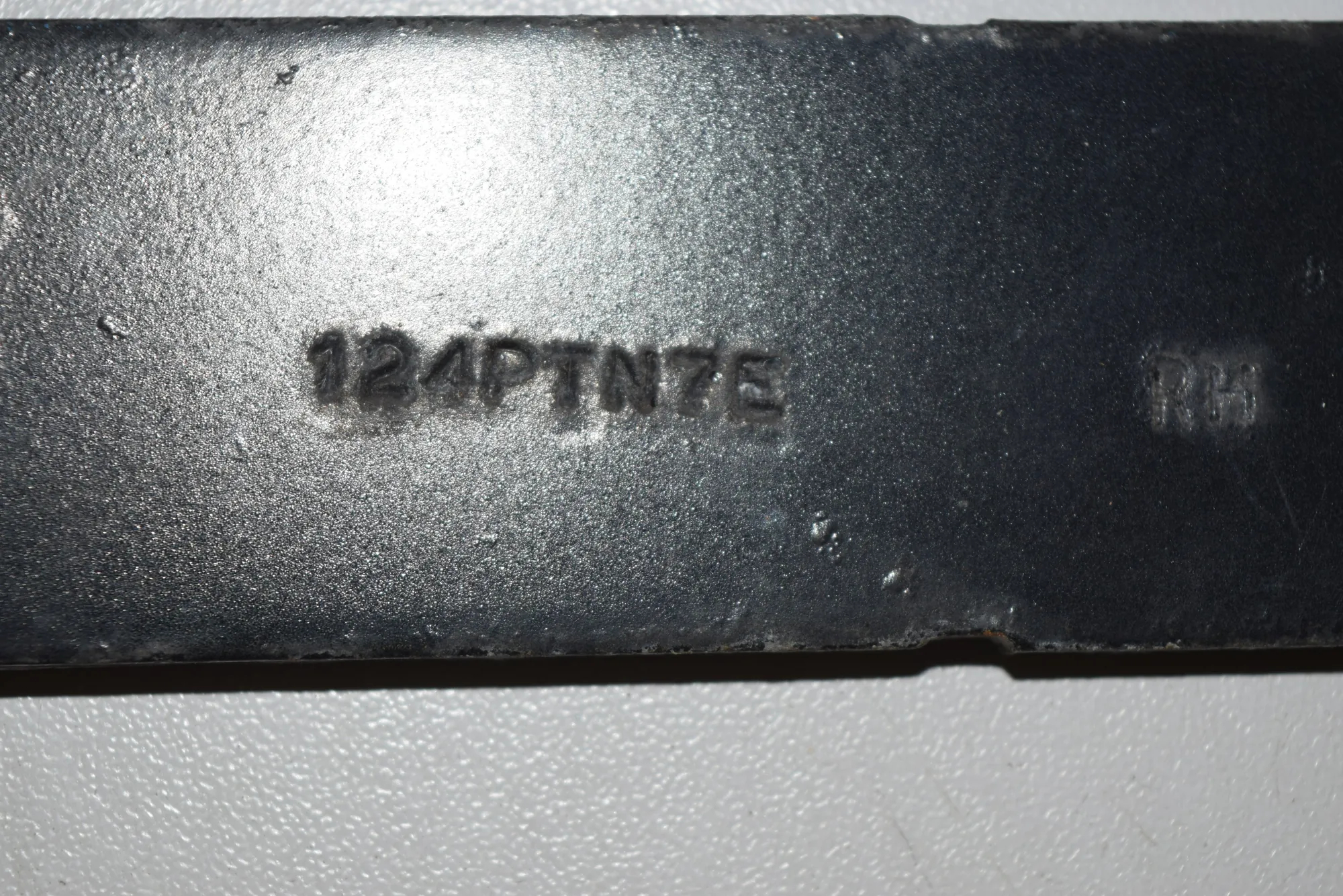 Front Right Bonnet Hinge · LAND ROVER RANGE ROVER SPORT (L320) 3.6 D 4x4 2008 – 6