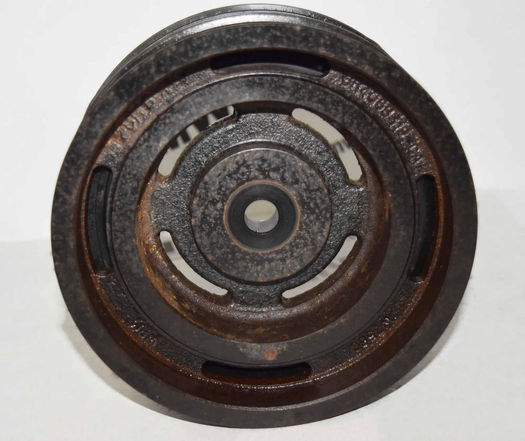 Crankshaft Pulley – OEM 6H4Q-68319-CA · LAND ROVER RANGE ROVER SPORT (L320) 3.6 D 4x4 2008