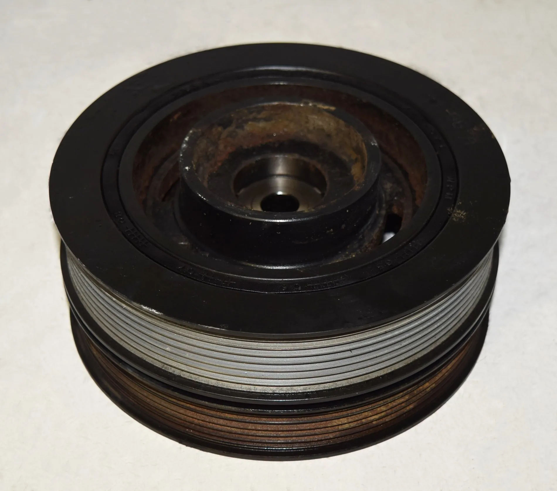 Crankshaft Pulley – OEM 6H4Q-68319-CA · LAND ROVER RANGE ROVER SPORT (L320) 3.6 D 4x4 2008 – 2