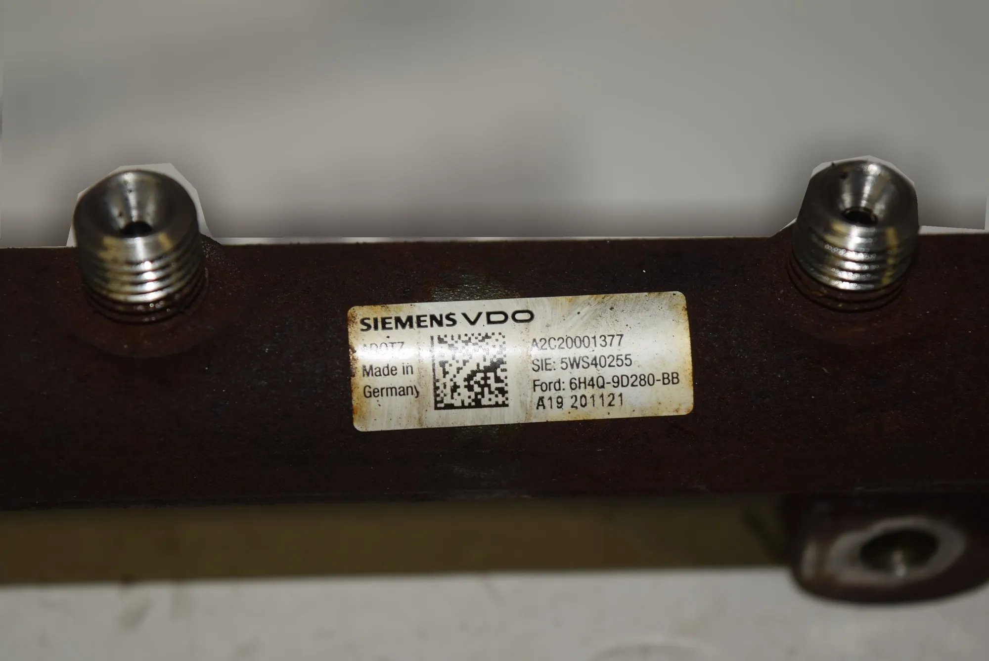 Right Side Fuel Rail – OEM 6H4Q-9D280-BB · LAND ROVER RANGE ROVER SPORT (L320) 3.6 D 4x4 2008 – 5
