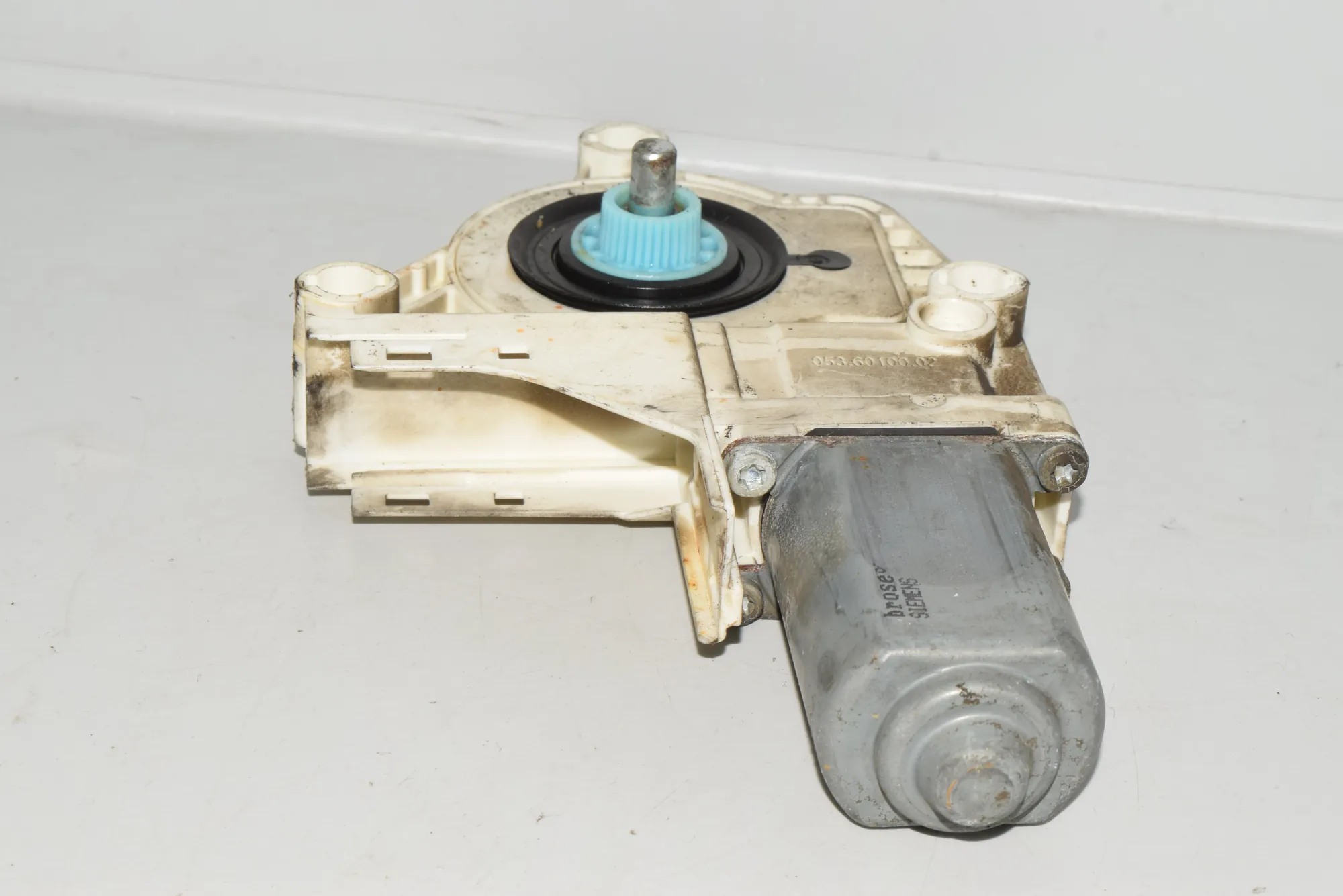 Rear Right Door Window Control Motor – OEM 0536010002 · LAND ROVER RANGE ROVER SPORT (L320) 3.6 D 4x4 2008 – 3