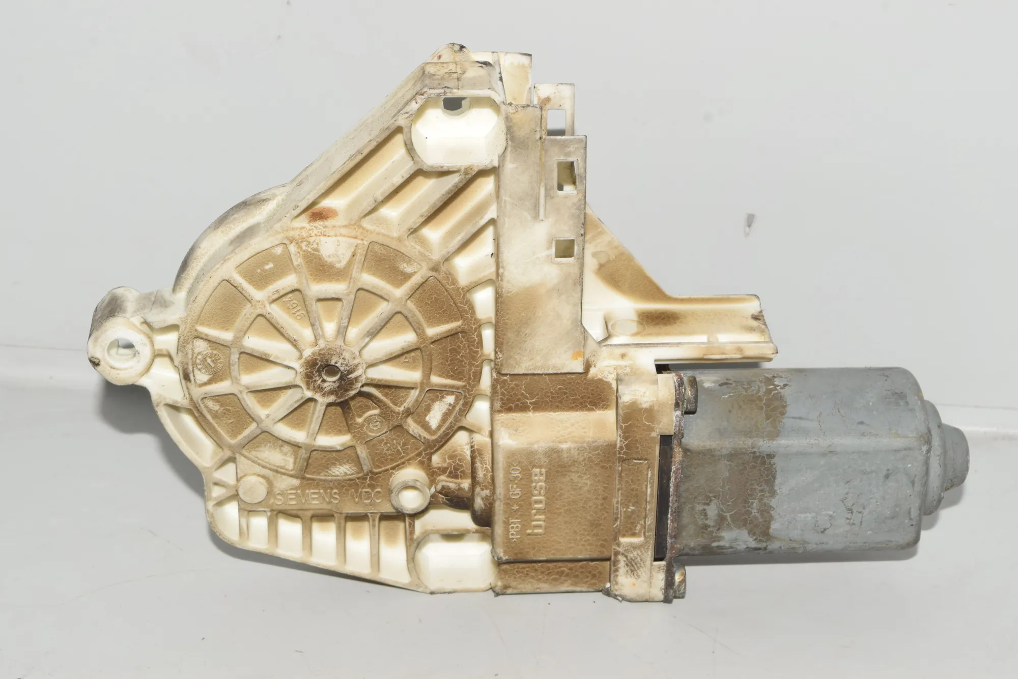 Rear Right Door Window Control Motor – OEM 0536010002 · LAND ROVER RANGE ROVER SPORT (L320) 3.6 D 4x4 2008 – 2