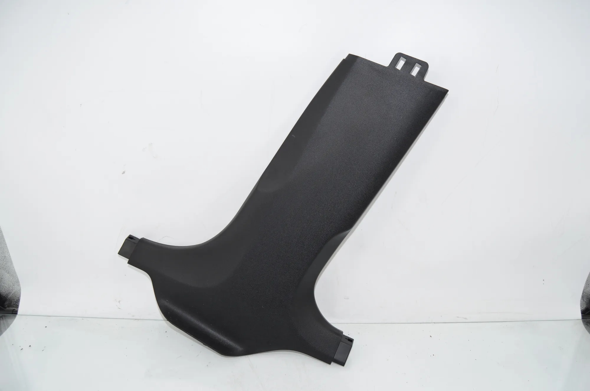 Right Side B Pillar Trim – OEM 7384530 · BMW 5 (G30) (2016 - -) 540 i 2017