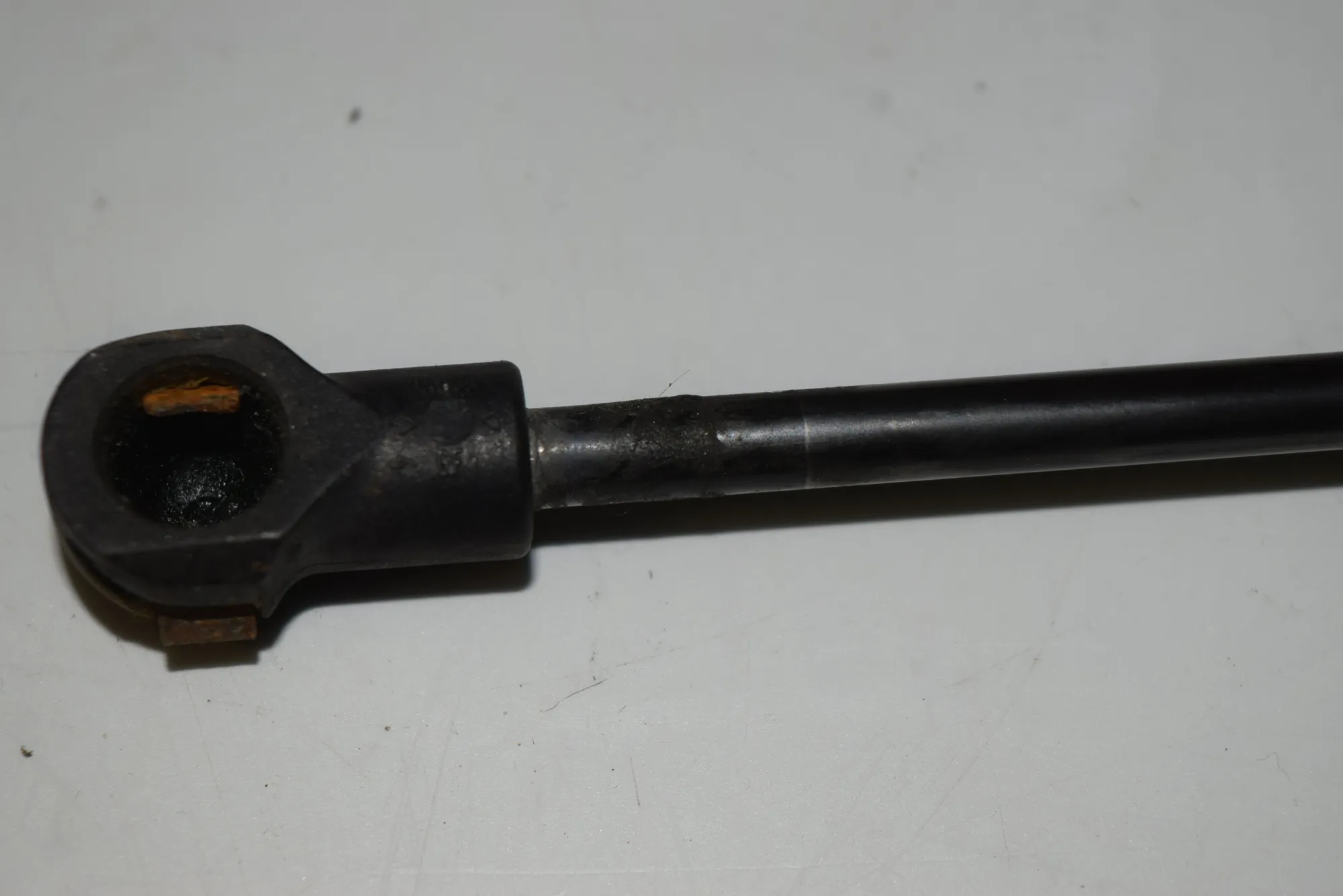 Front Right Bonnet Strut – OEM 01612113C · LAND ROVER RANGE ROVER SPORT (L320) 3.6 D 4x4 2008 – 2
