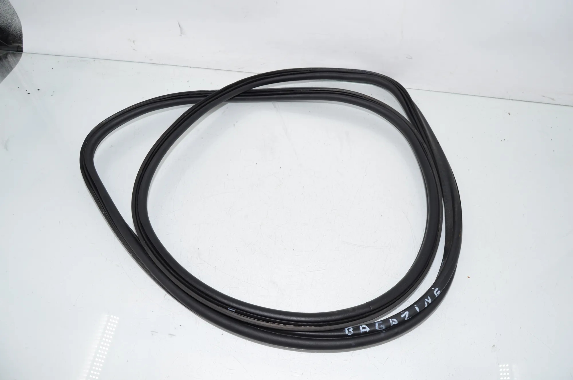Tailgate Rubber Seal – OEM 7442715 · BMW 5 (G30) (2016 - -) 540 i 2017 – 2