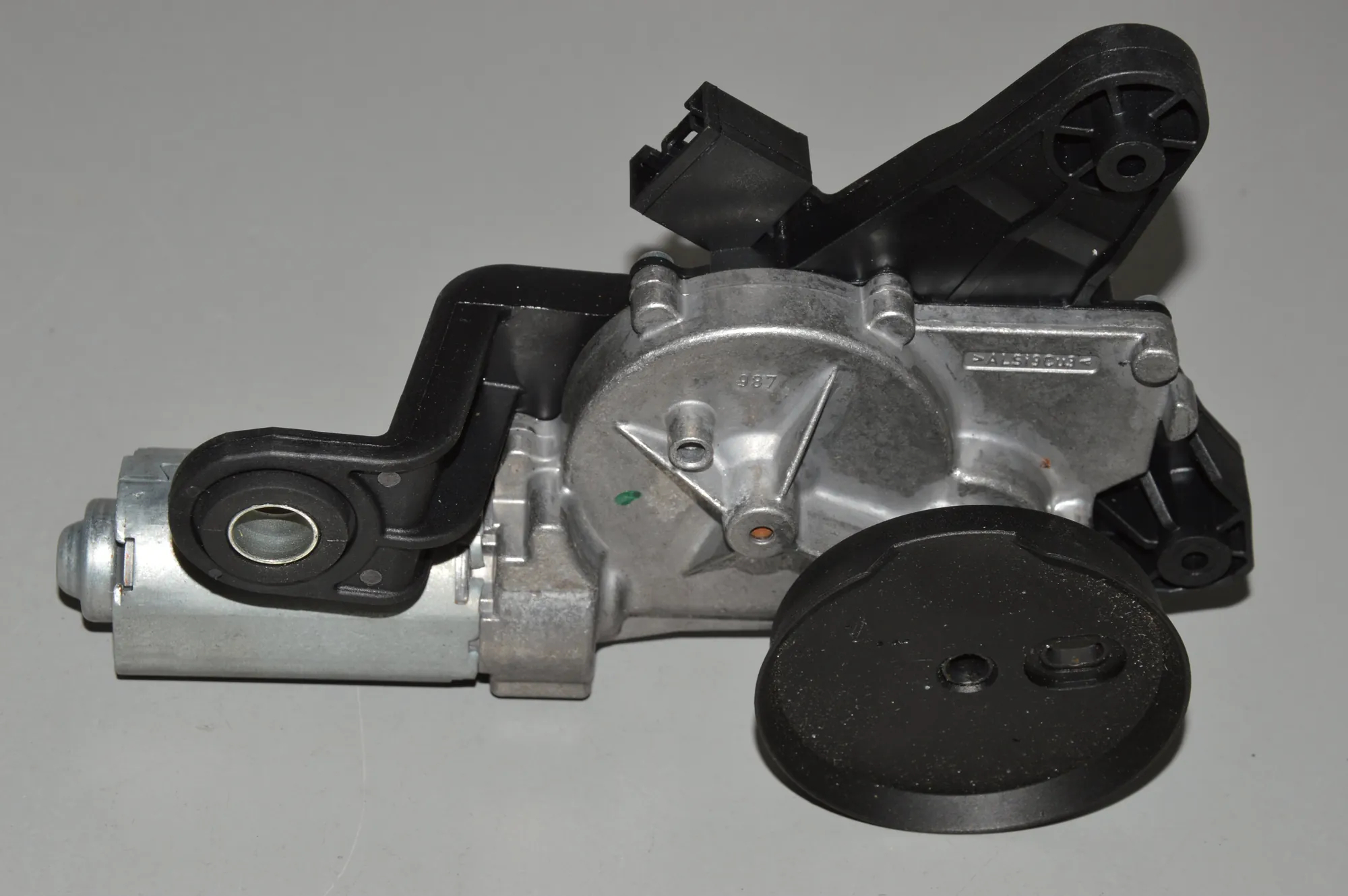 Tailgate Window Wiper Motor – OEM 7311415BOSCH0390201231 · BMW 3 Touring (F31) 330 i xDrive 2016 – 2