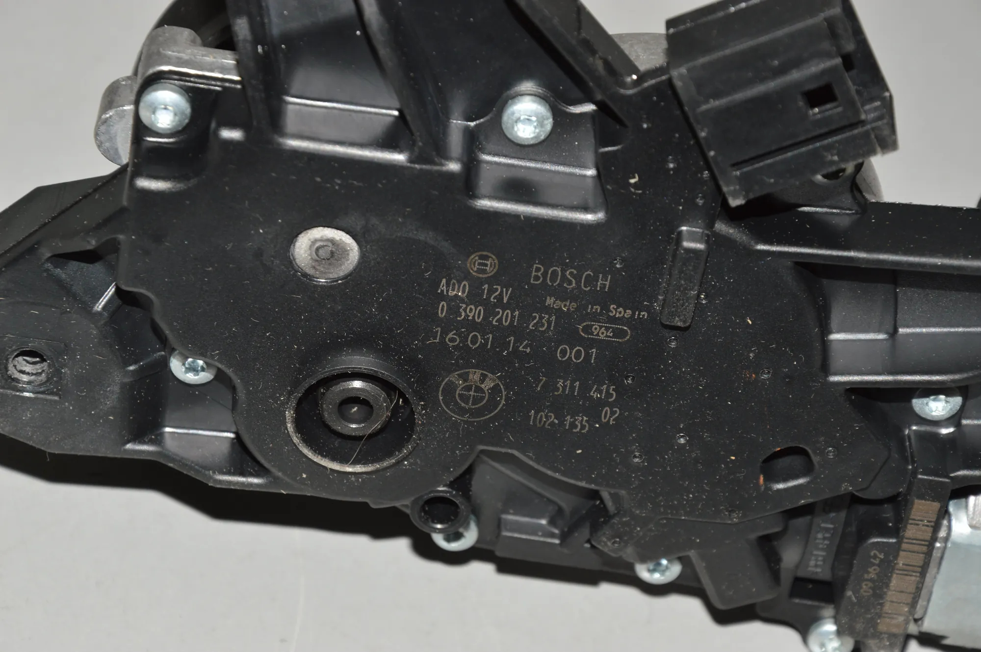 Tailgate Window Wiper Motor – OEM 7311415BOSCH0390201231 · BMW 3 Touring (F31) 330 i xDrive 2016