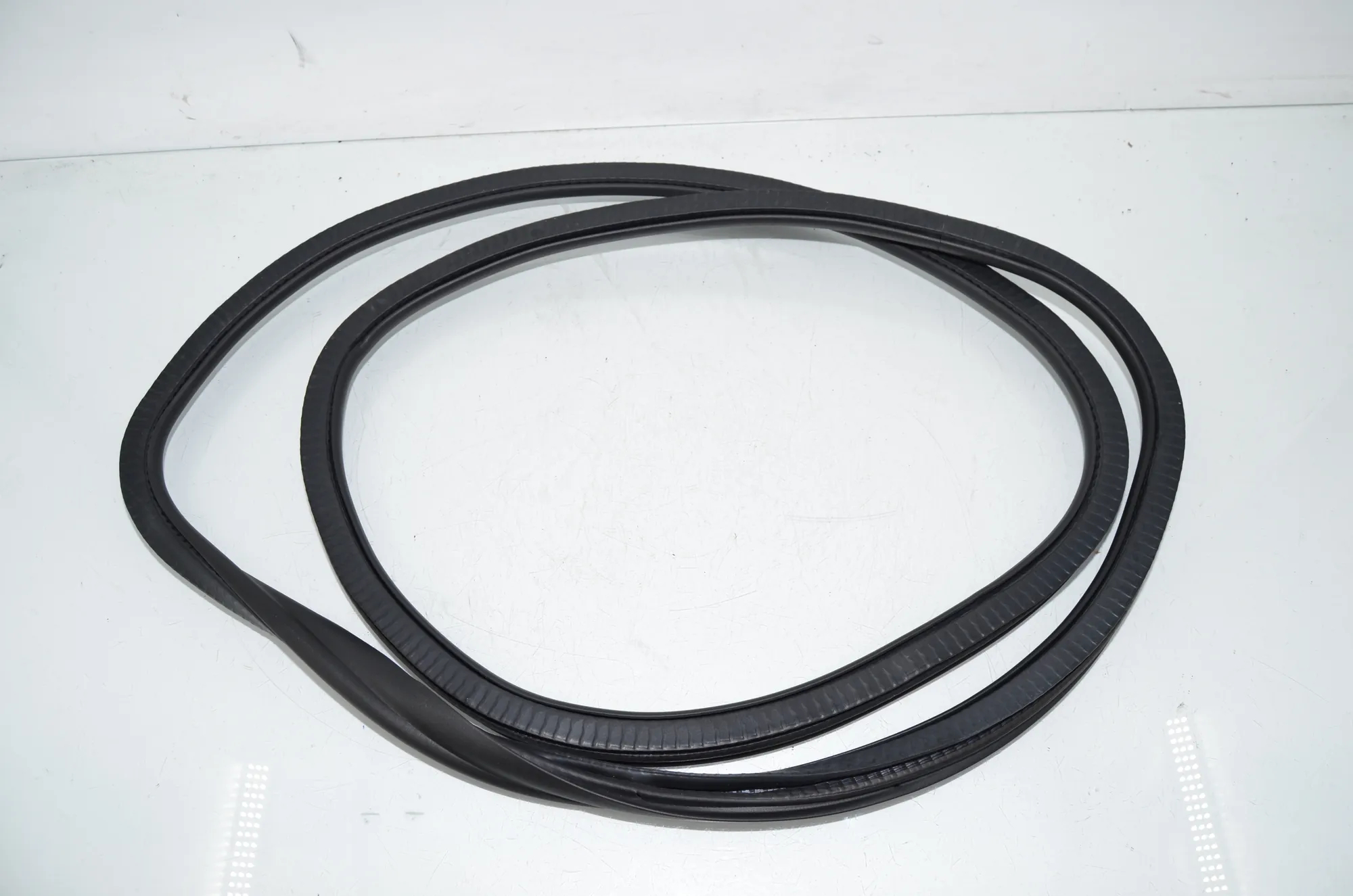 Rear Right Door Seal Rubber – OEM 7468732 · BMW 5 (G30) (2016 - -) 540 i 2017 – 3