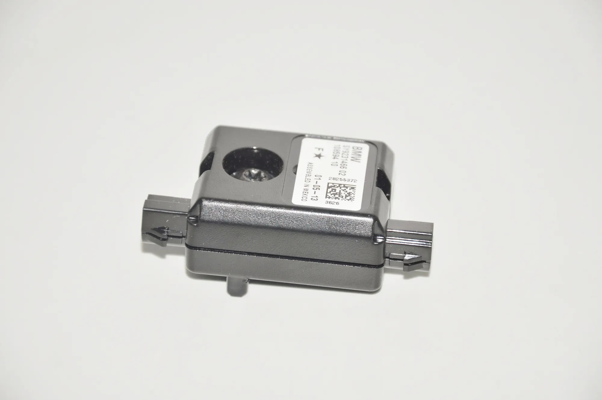 Antenna Amplifier – OEM 9231466 · BMW 3 (F30, F80) 320 d xDrive 2013 – 3