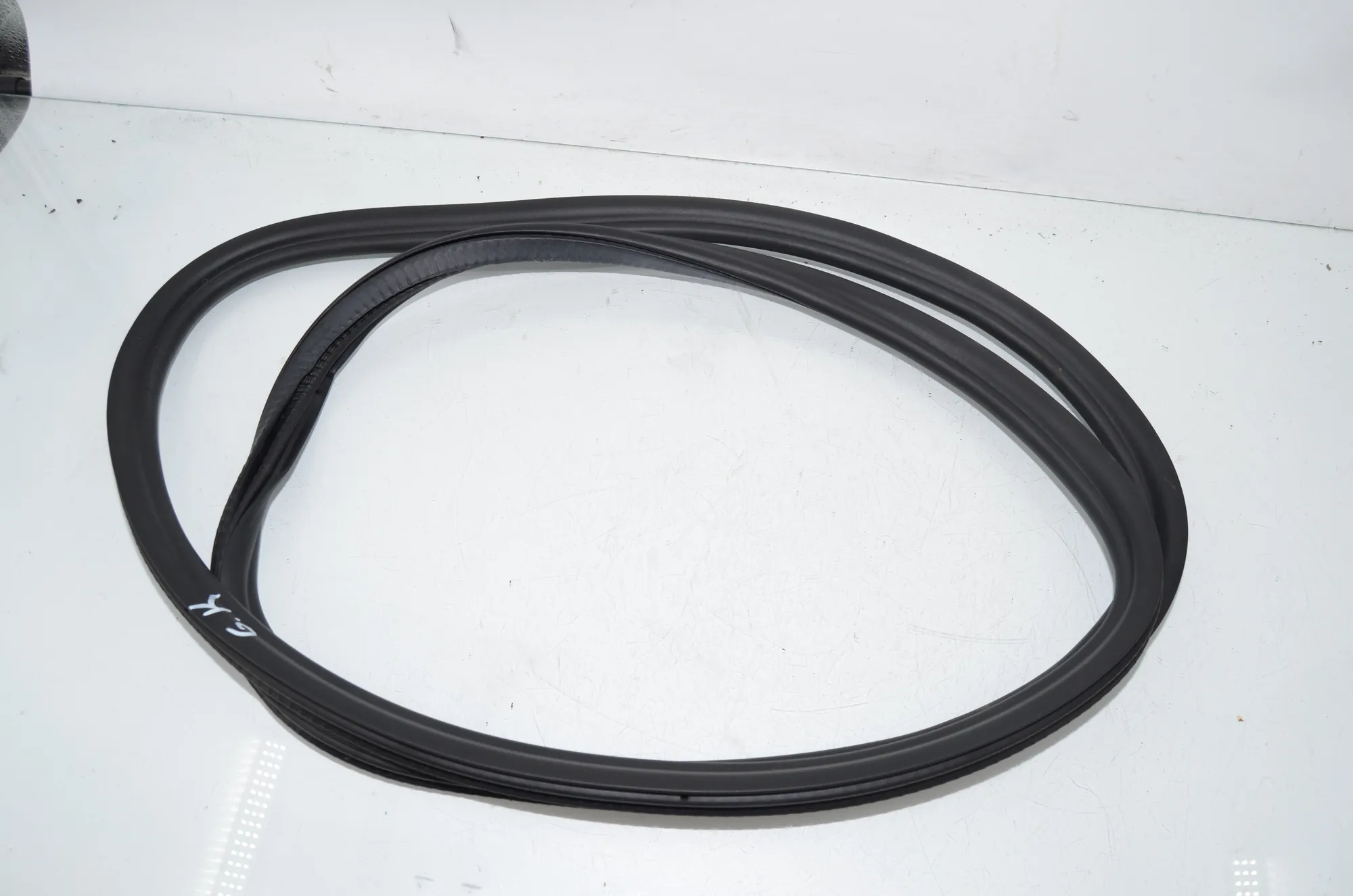 Rear Left Door Seal Rubber – OEM 7468732 · BMW 5 (G30) (2016 - -) 540 i 2017 – 2