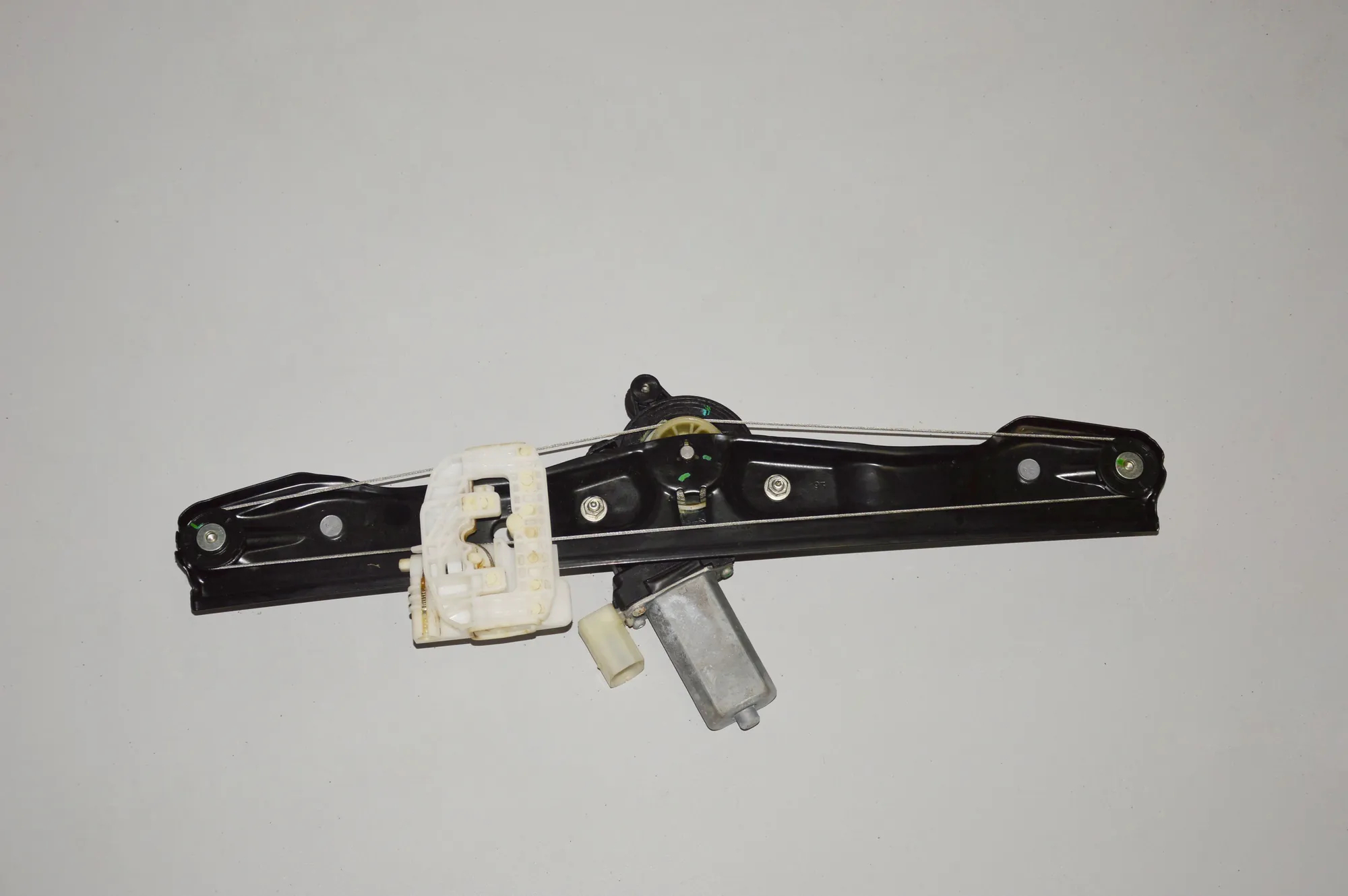 Rear Left Door Window Regulator – OEM 7351048 · BMW 3 (F30, F80) 320 d xDrive 2013