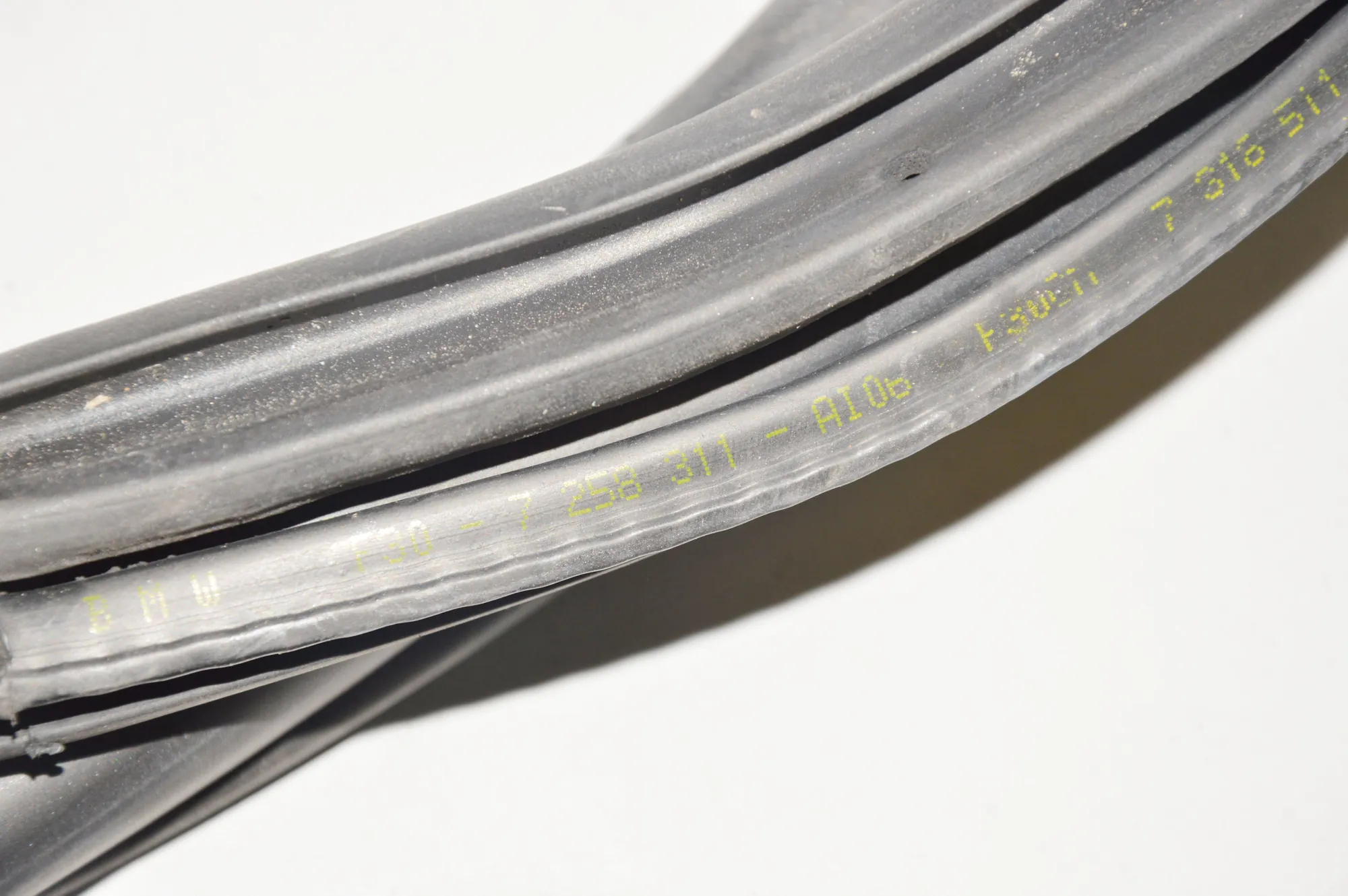 Rear Right Door Seal Rubber – OEM 7258311 · BMW 3 (F30, F80) 320 d xDrive 2013 – 3