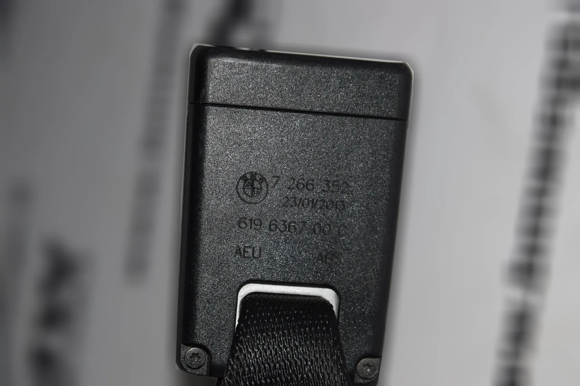 Rear Left Seat Buckle – OEM 7266352 · BMW 3 Touring (F31) 320 d 2014 – 3