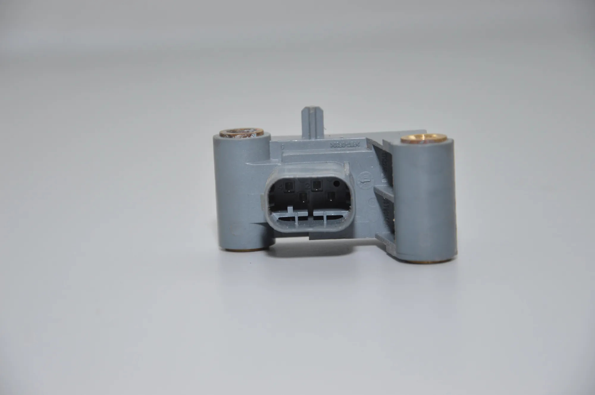 Front Left Impact Sensor – OEM 9159314 · BMW 5 Touring (F11) 530 d xDrive 2015 – 4