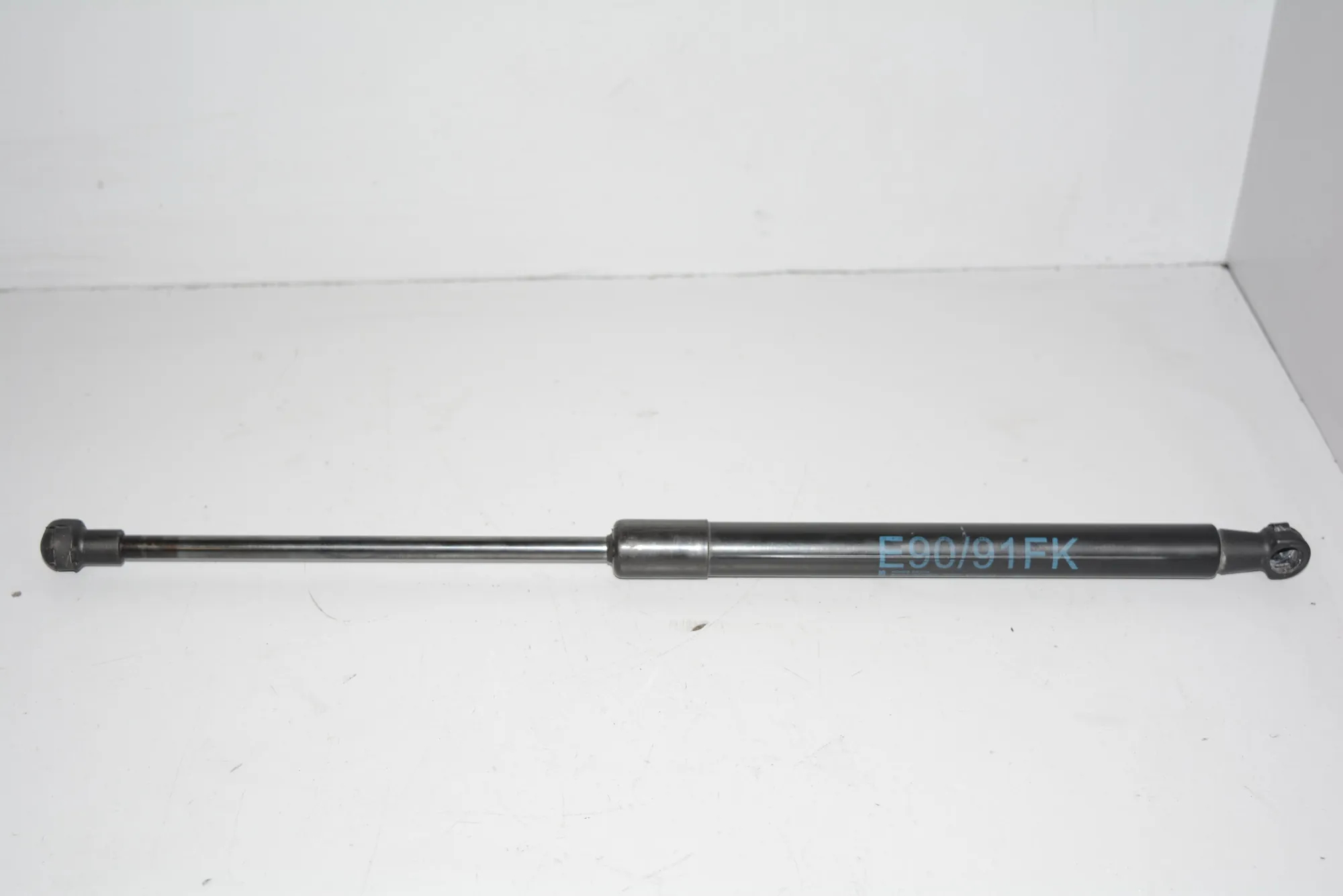 Front Left Bonnet Strut – OEM 7060550 · BMW 3 Touring (E91) 335 d 2007