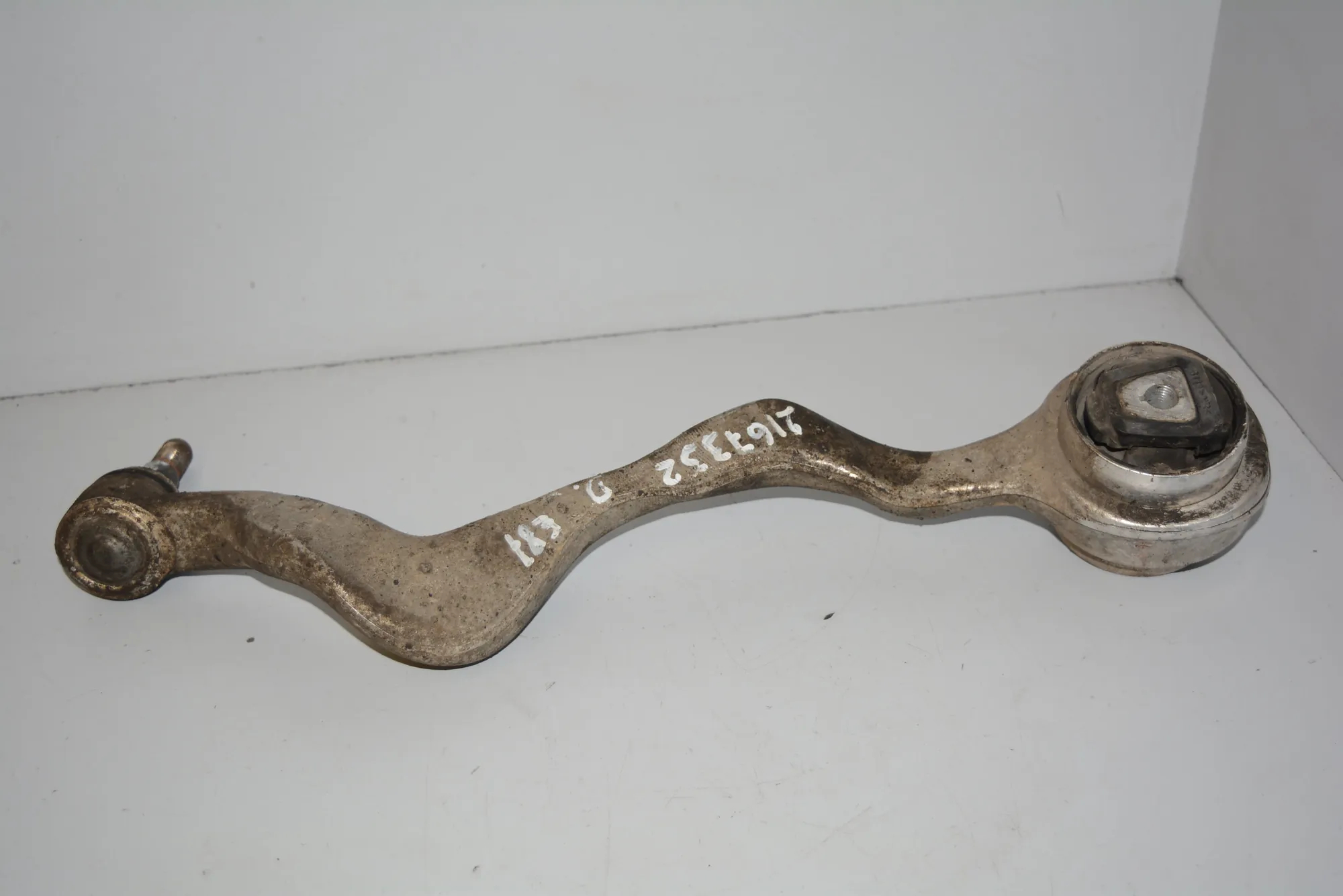Front Right Curved Control Arm · BMW 1 (E87) 118 d 2006