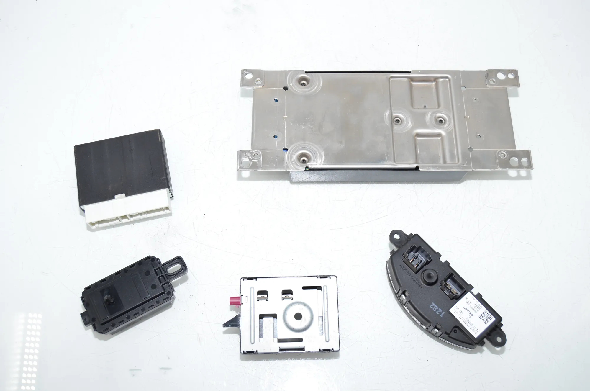 Other Control Units – OEM 9389657 · BMW X1 (F48) xDrive 18 d 2016 – 4