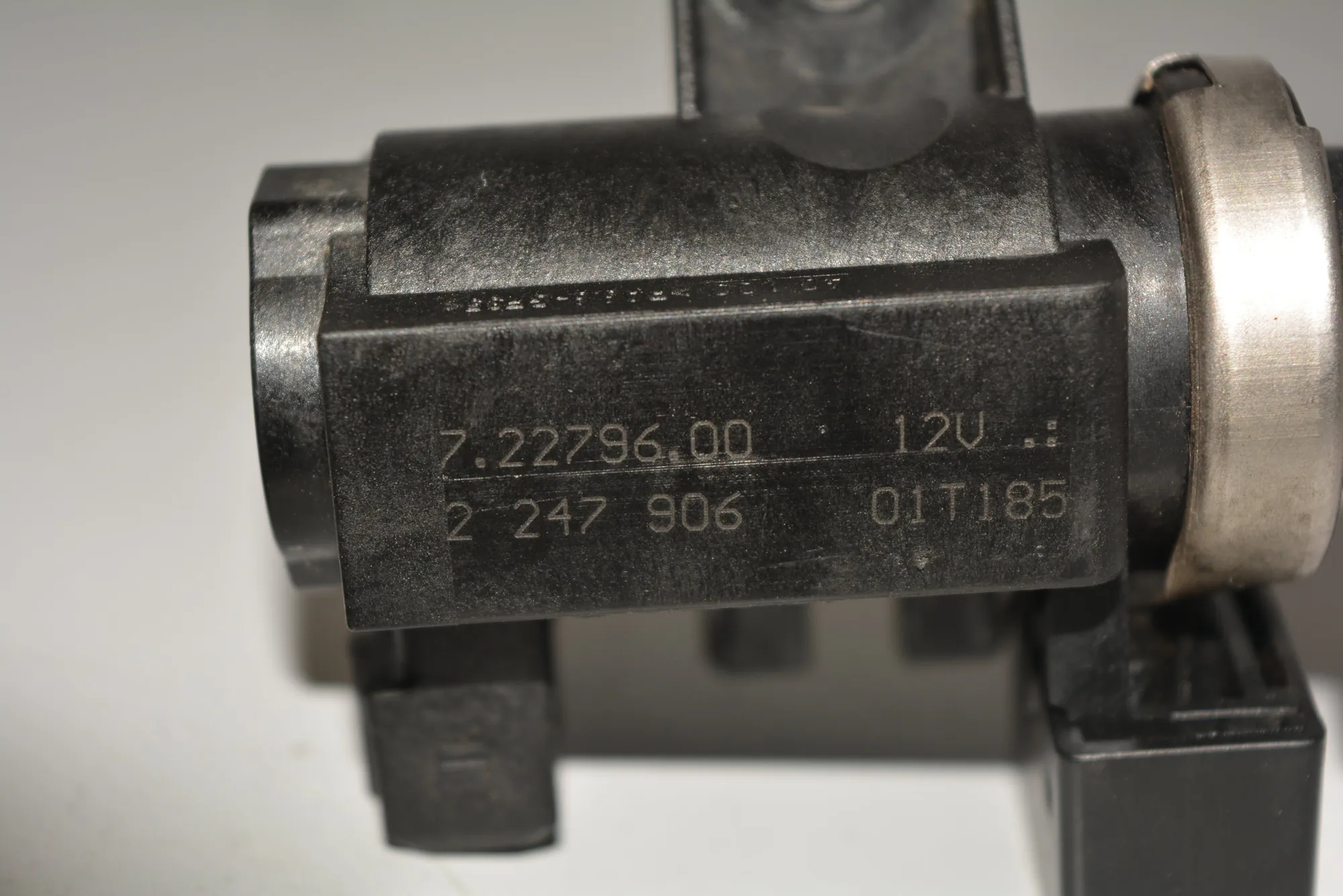 Solenoid Valve – OEM 2247906 · BMW 5 (E39) BMW 5 (E39) 2000 – 5