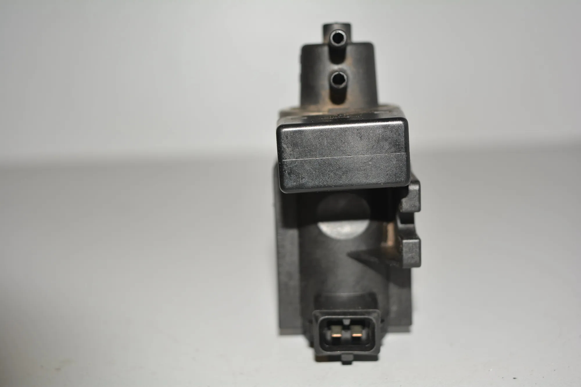 Solenoid Valve – OEM 2247906 · BMW 5 (E39) BMW 5 (E39) 2000 – 3