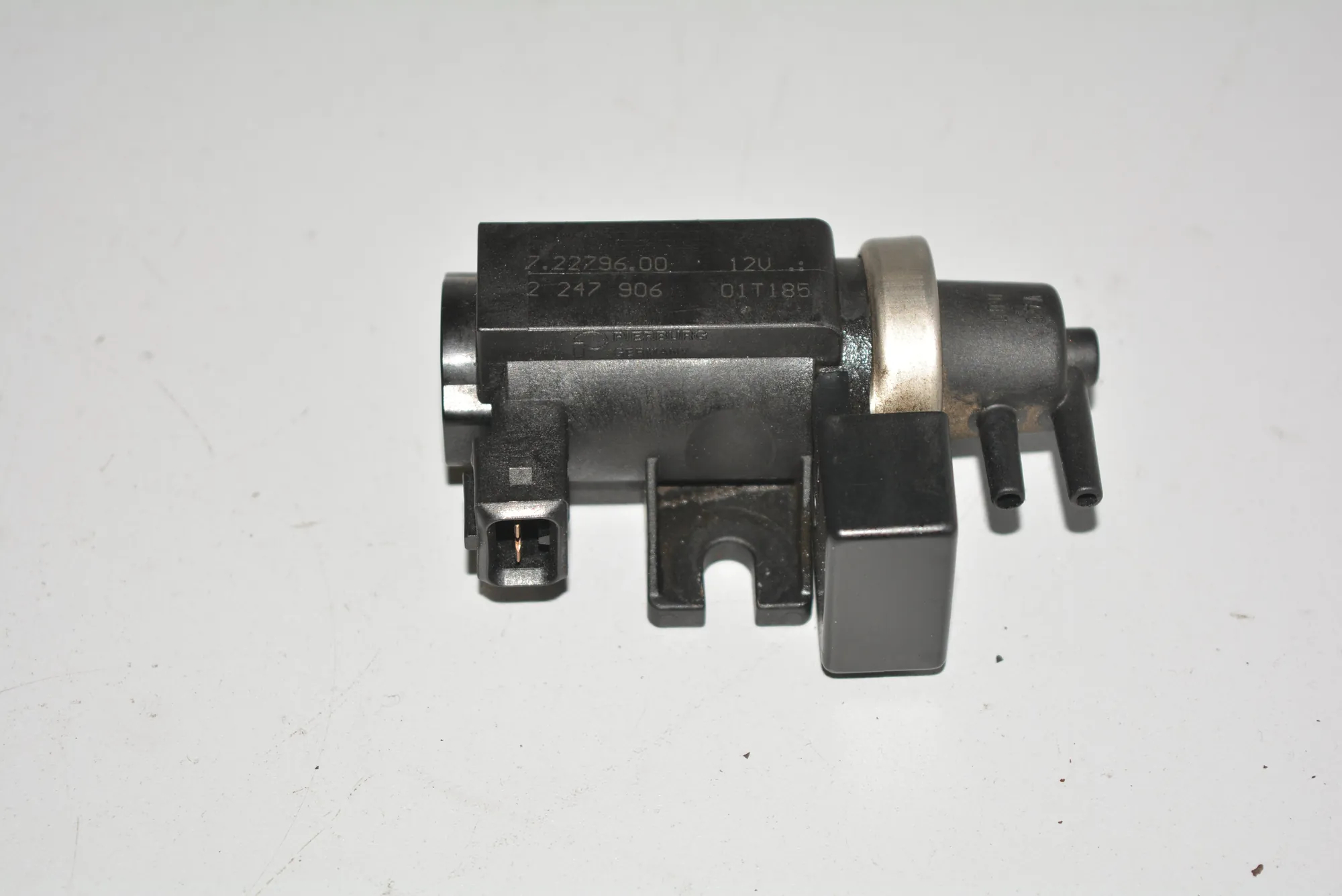 Solenoid Valve – OEM 2247906 · BMW 5 (E39) BMW 5 (E39) 2000 – 2