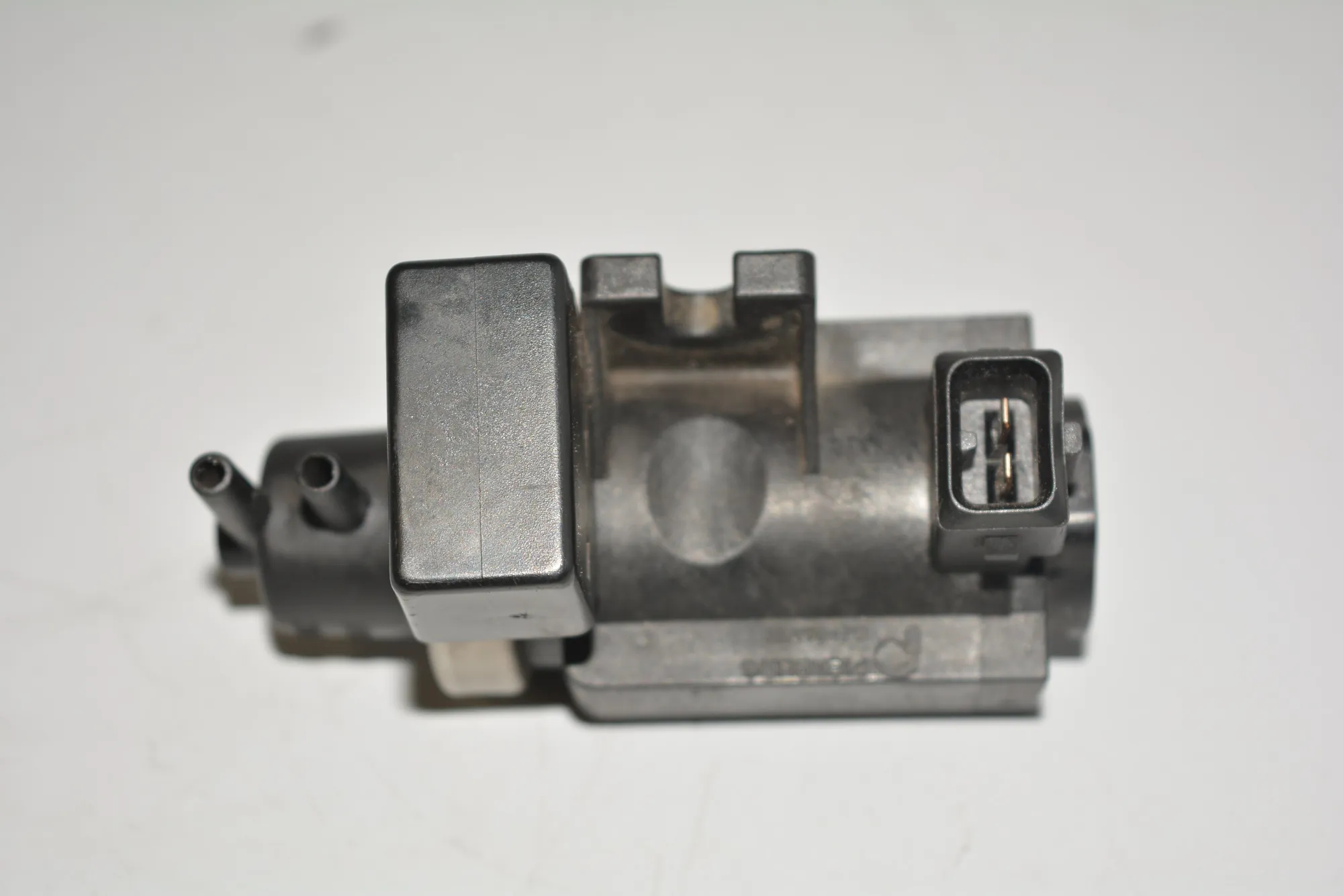 Solenoid Valve – OEM 2247906 · BMW 5 (E39) BMW 5 (E39) 2000 – 3
